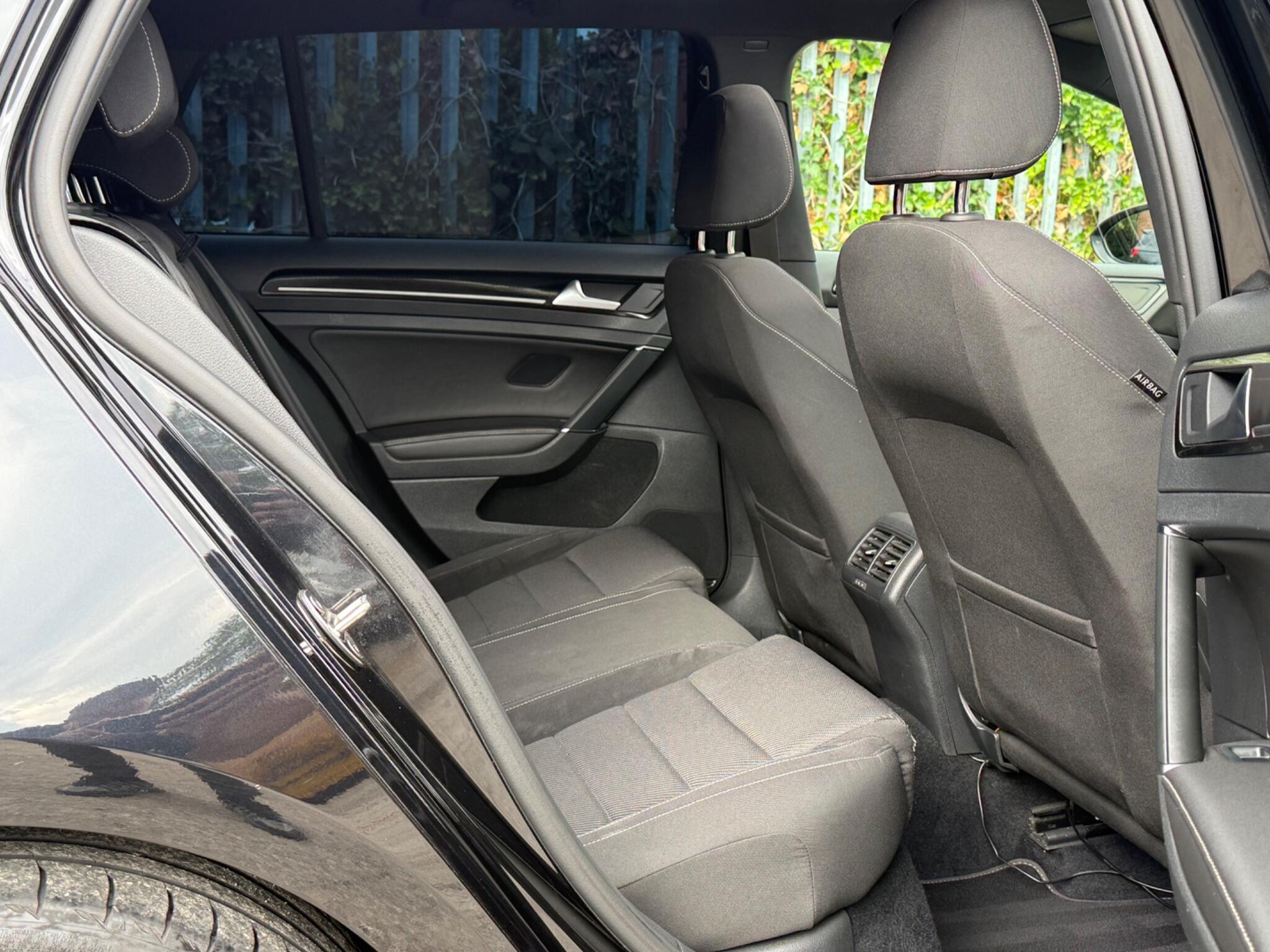 Volkswagen Golf view 14