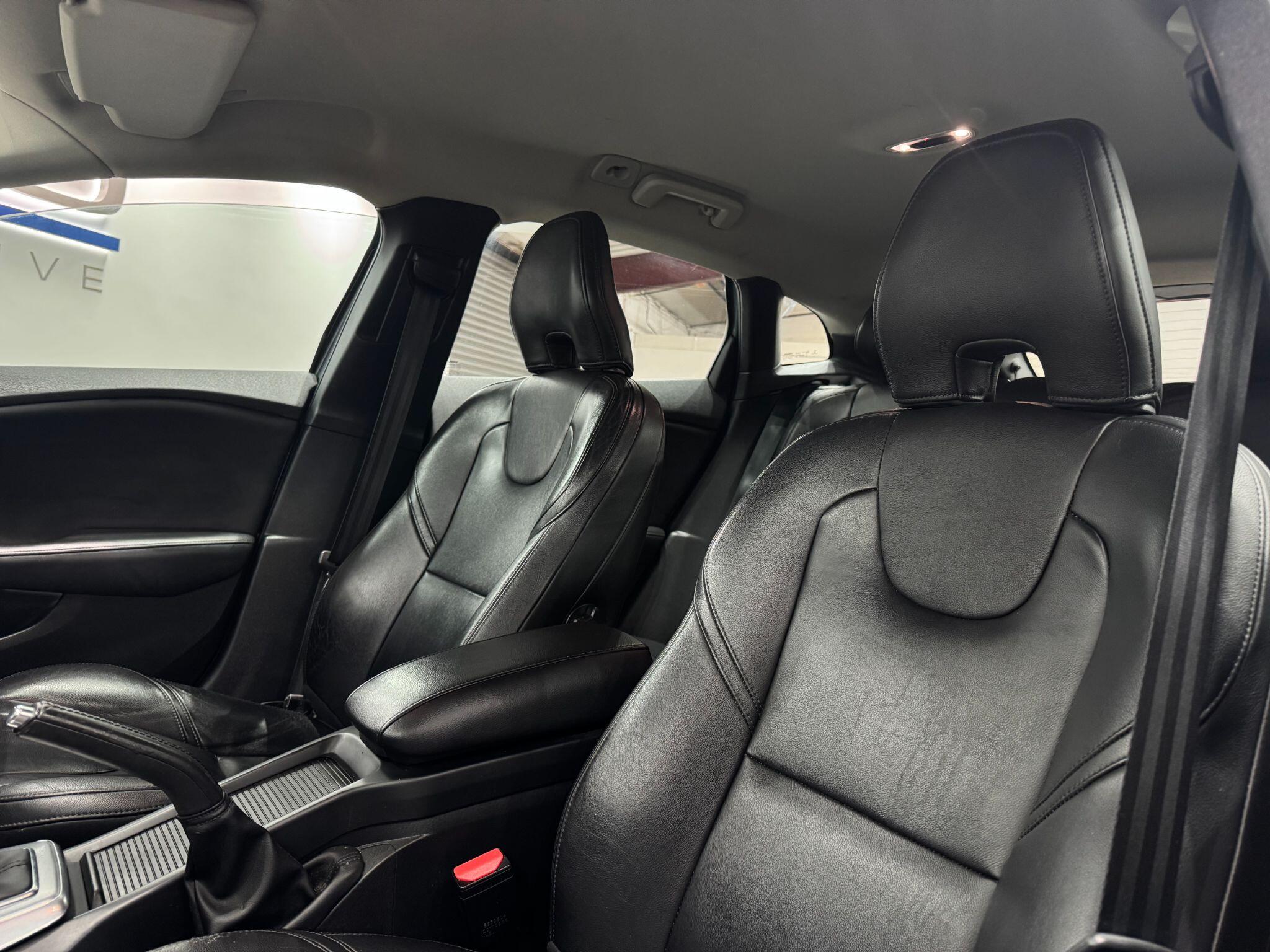 Volvo V40 view 42