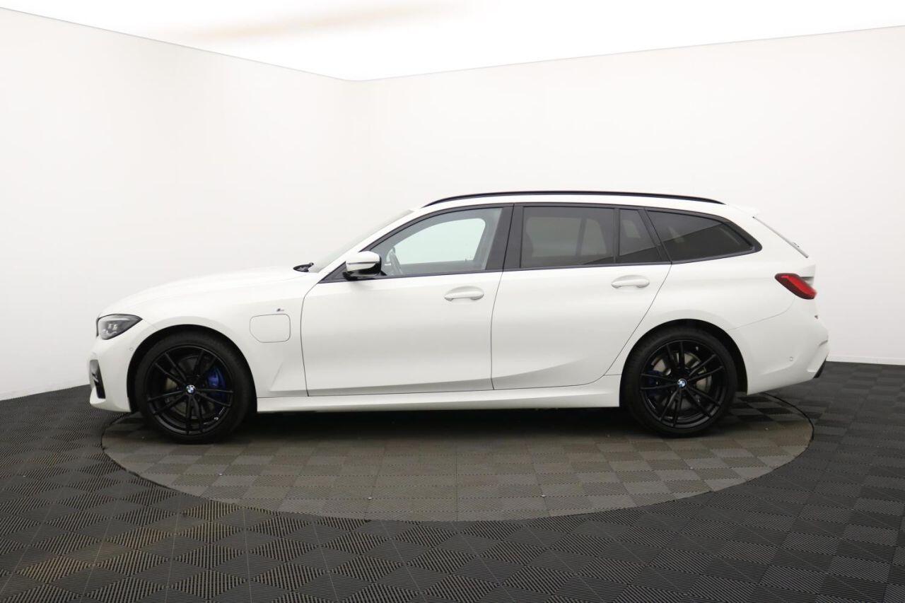 BMW 3 Series view 8