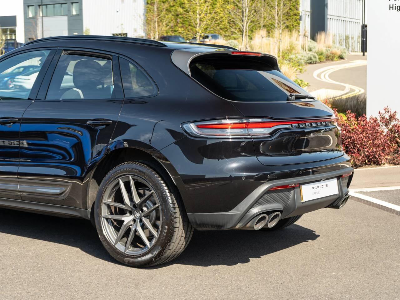 Porsche Macan view 8
