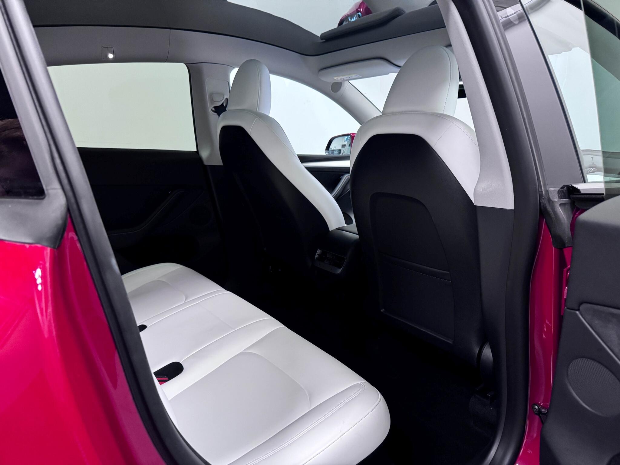 Tesla Model Y view 27
