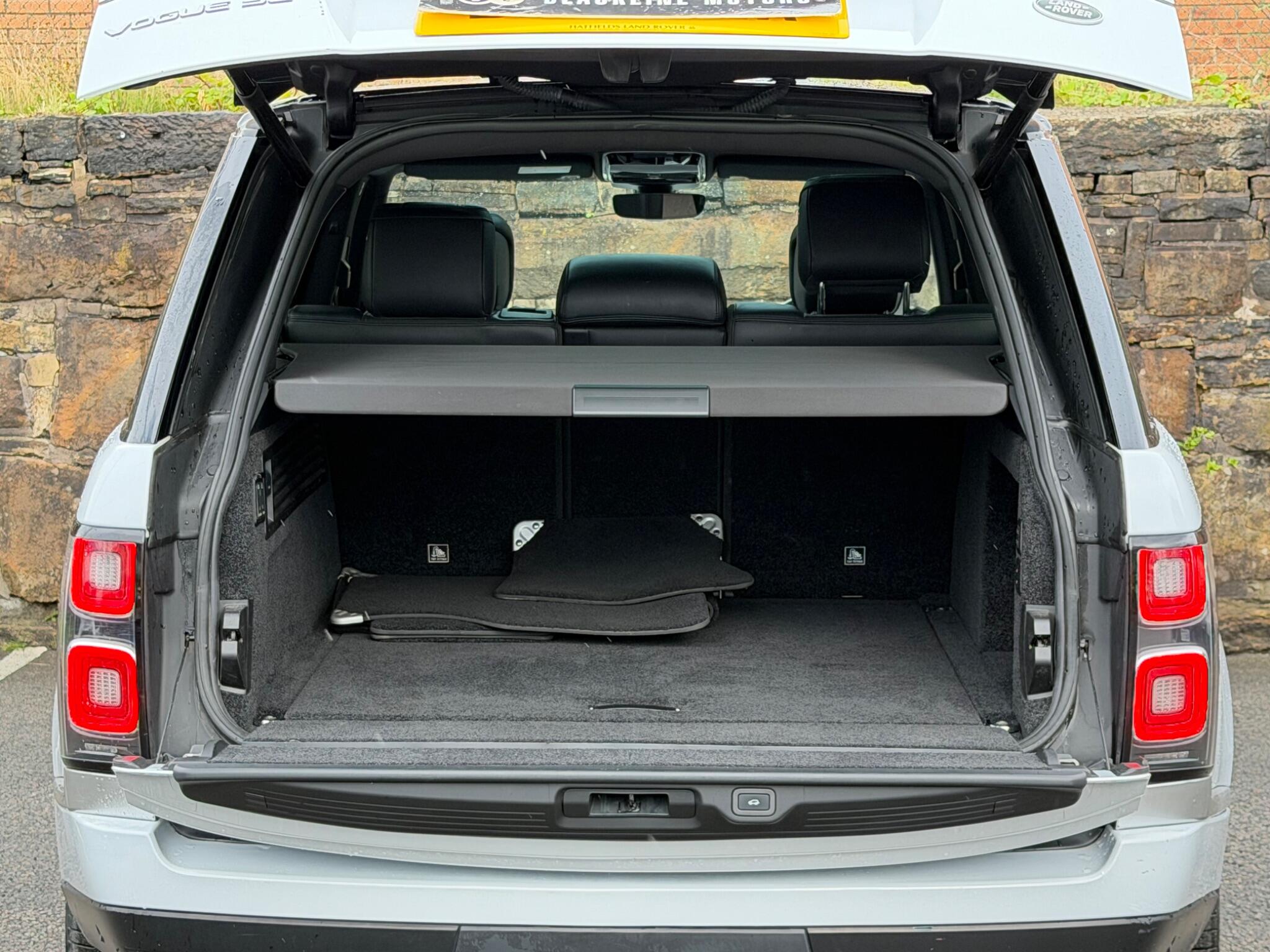 Land Rover Range Rover view 24