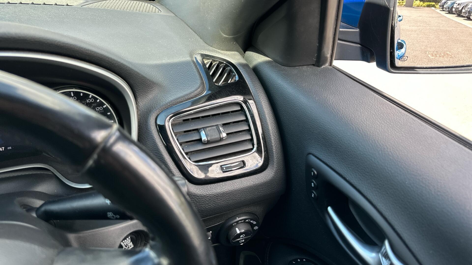 Jeep Compass view 59