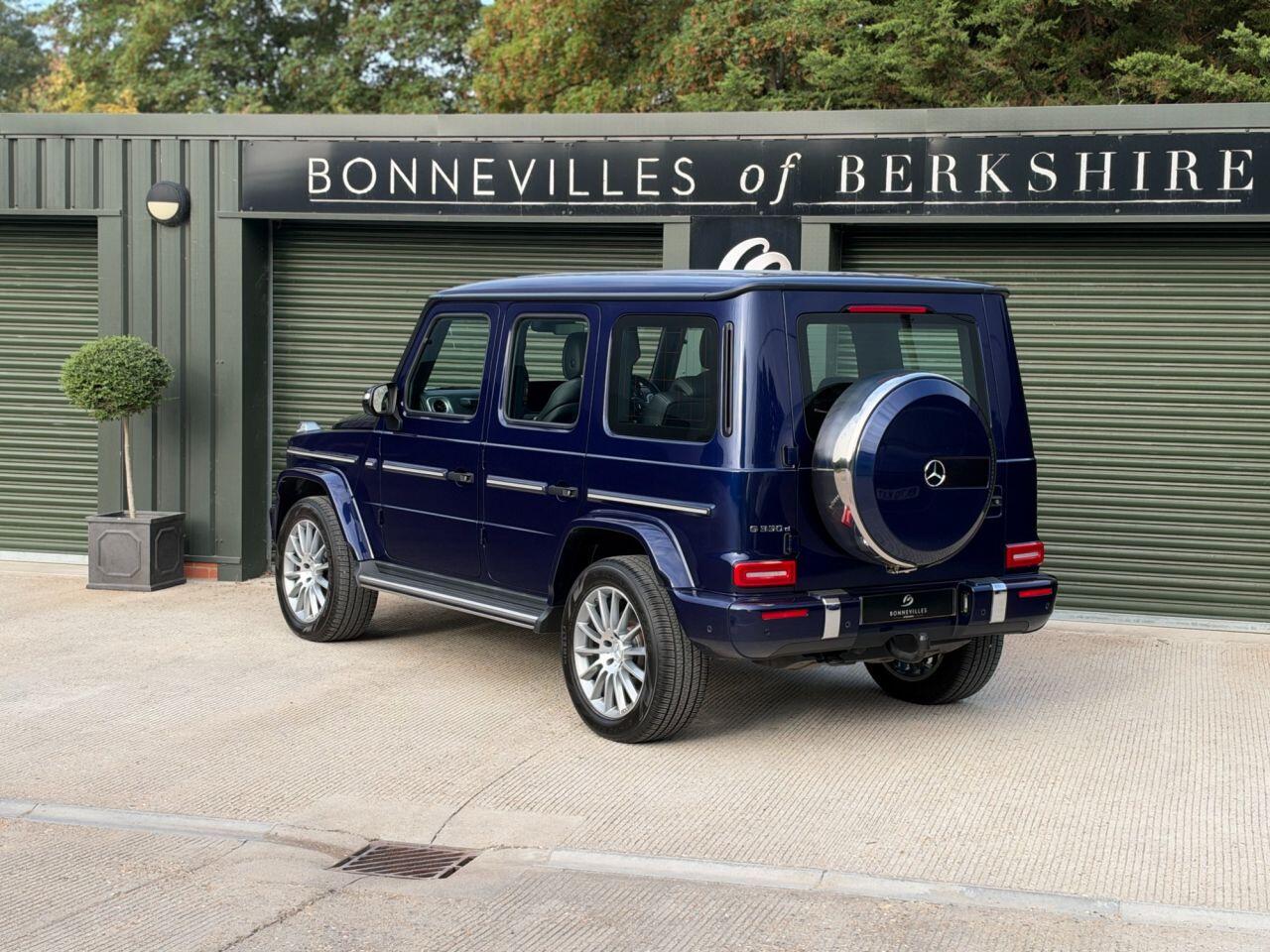Mercedes-Benz G-Class view 3
