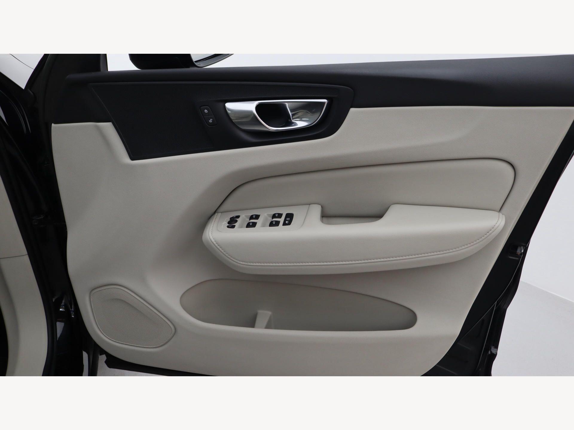 Volvo XC60 view 27