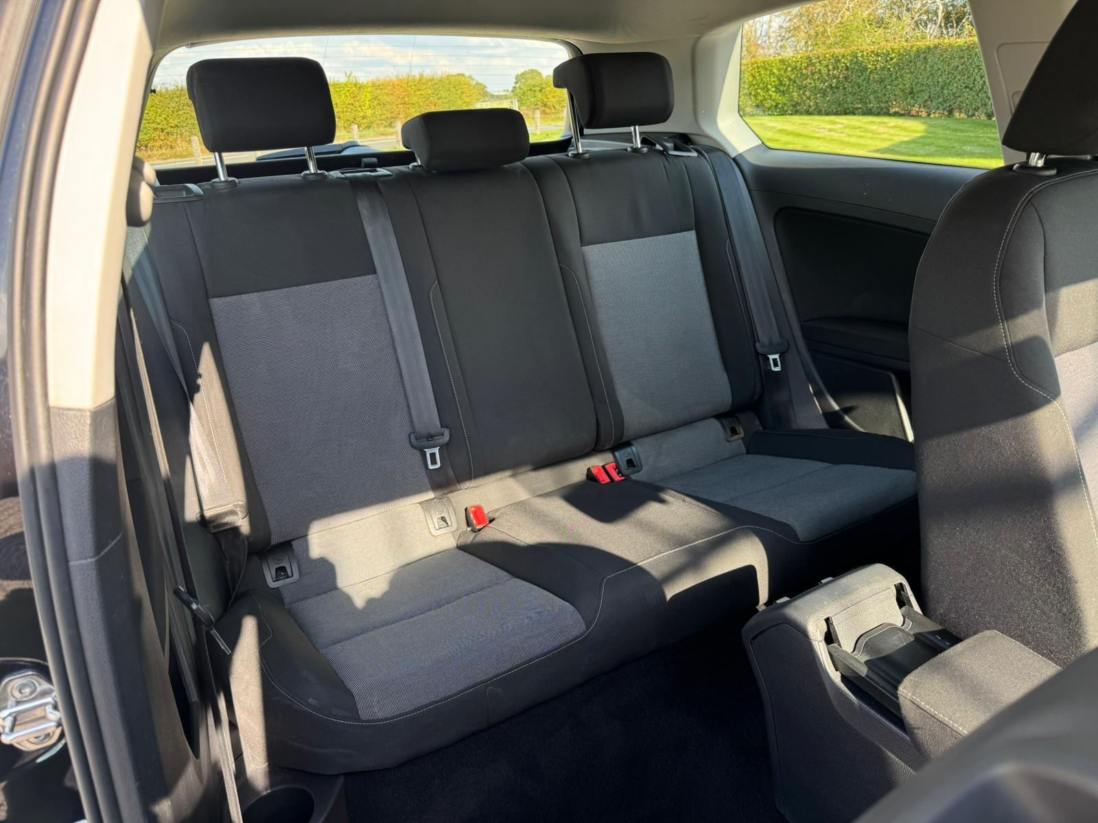 2014 Volkswagen Golf image 23