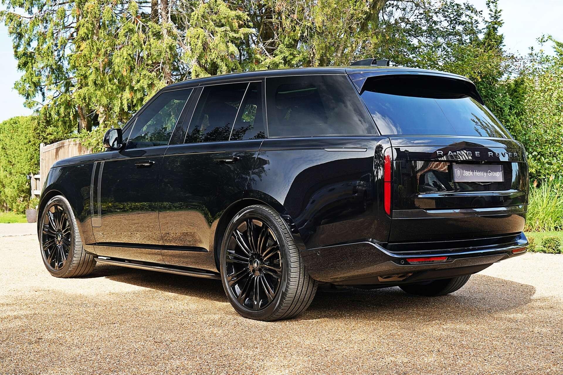 Land Rover Range Rover view 3