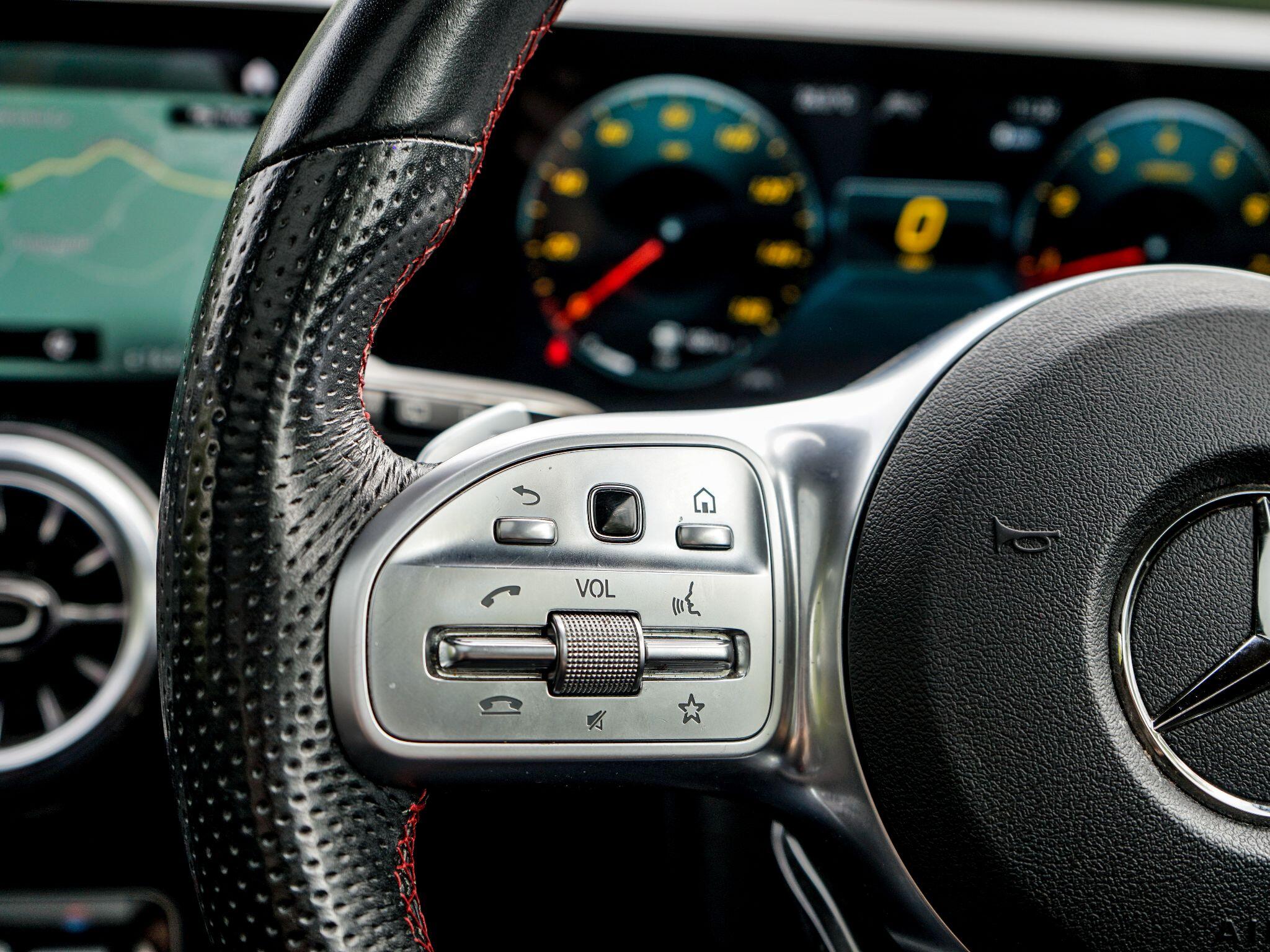 Mercedes-Benz GLB view 33