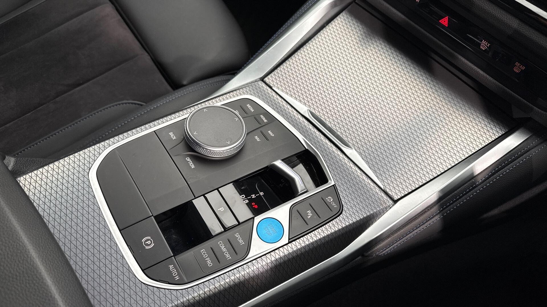 BMW i4 view 10