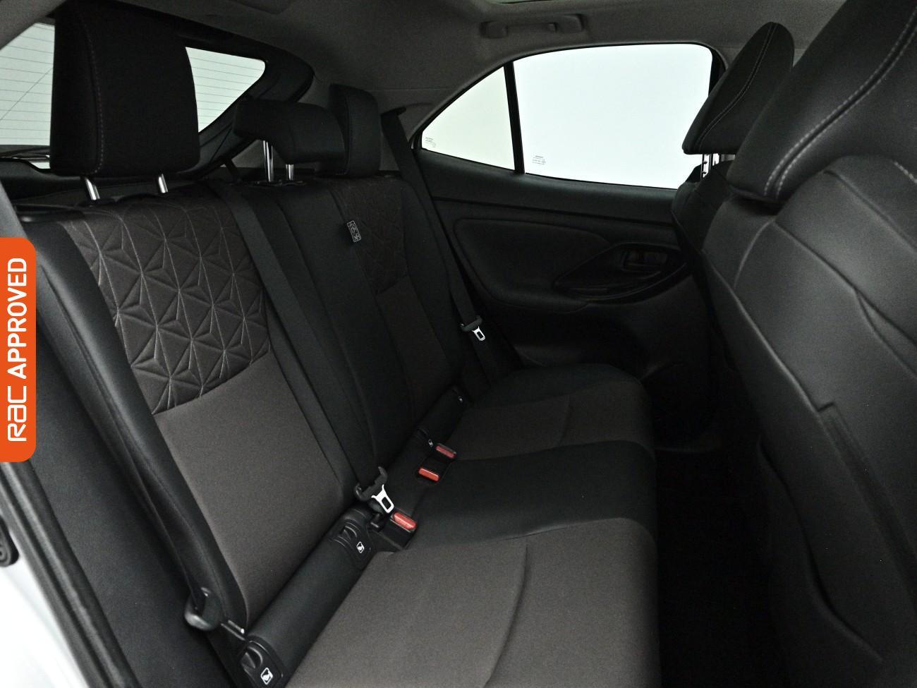 Toyota Yaris Cross view 13