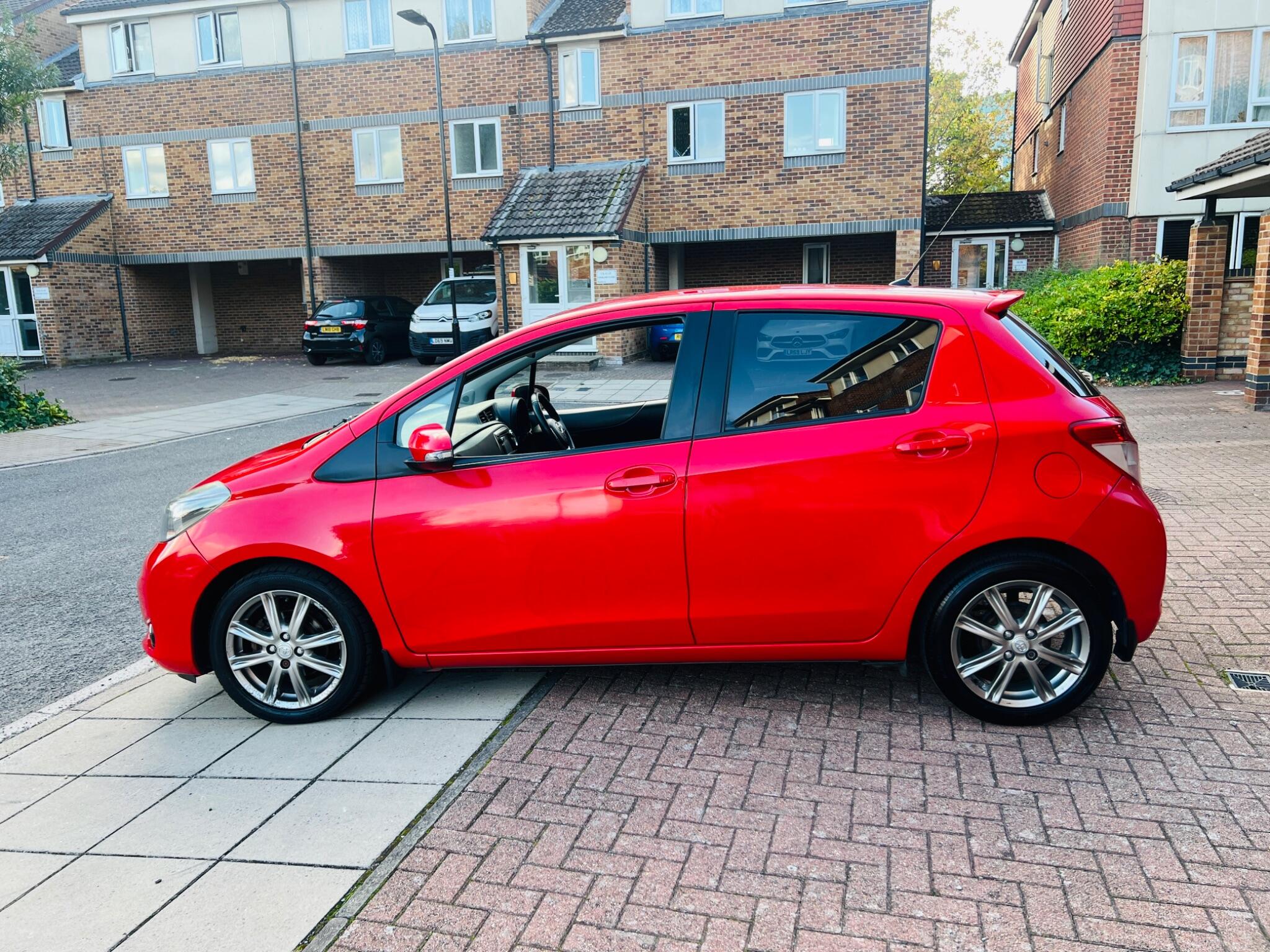 Toyota Yaris view 17