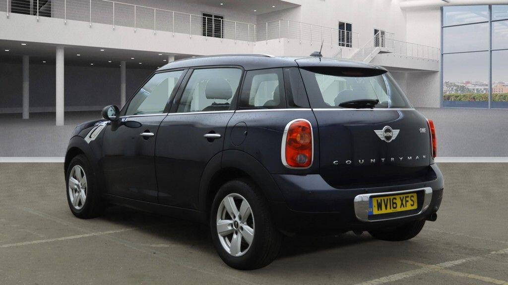 2016 MINI Countryman image 7