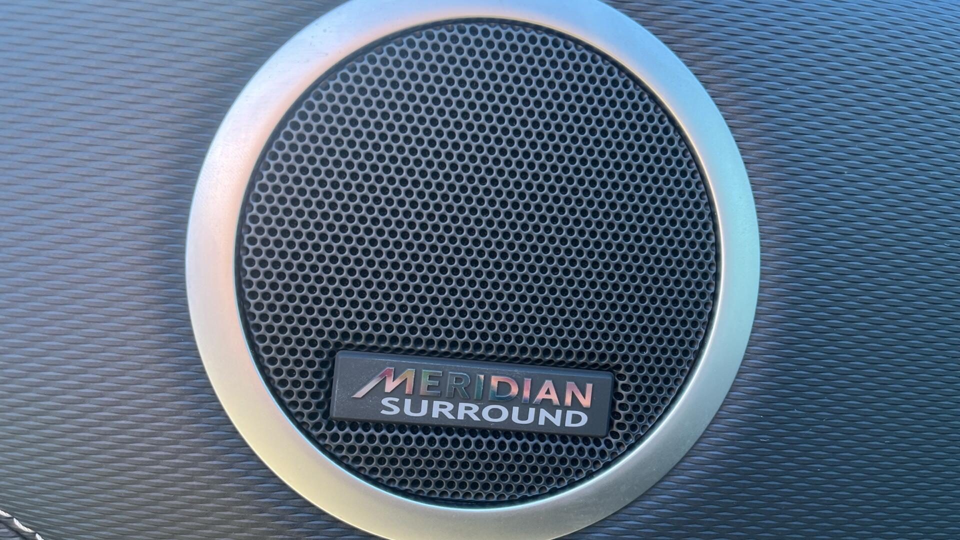 Land Rover Discovery view 41