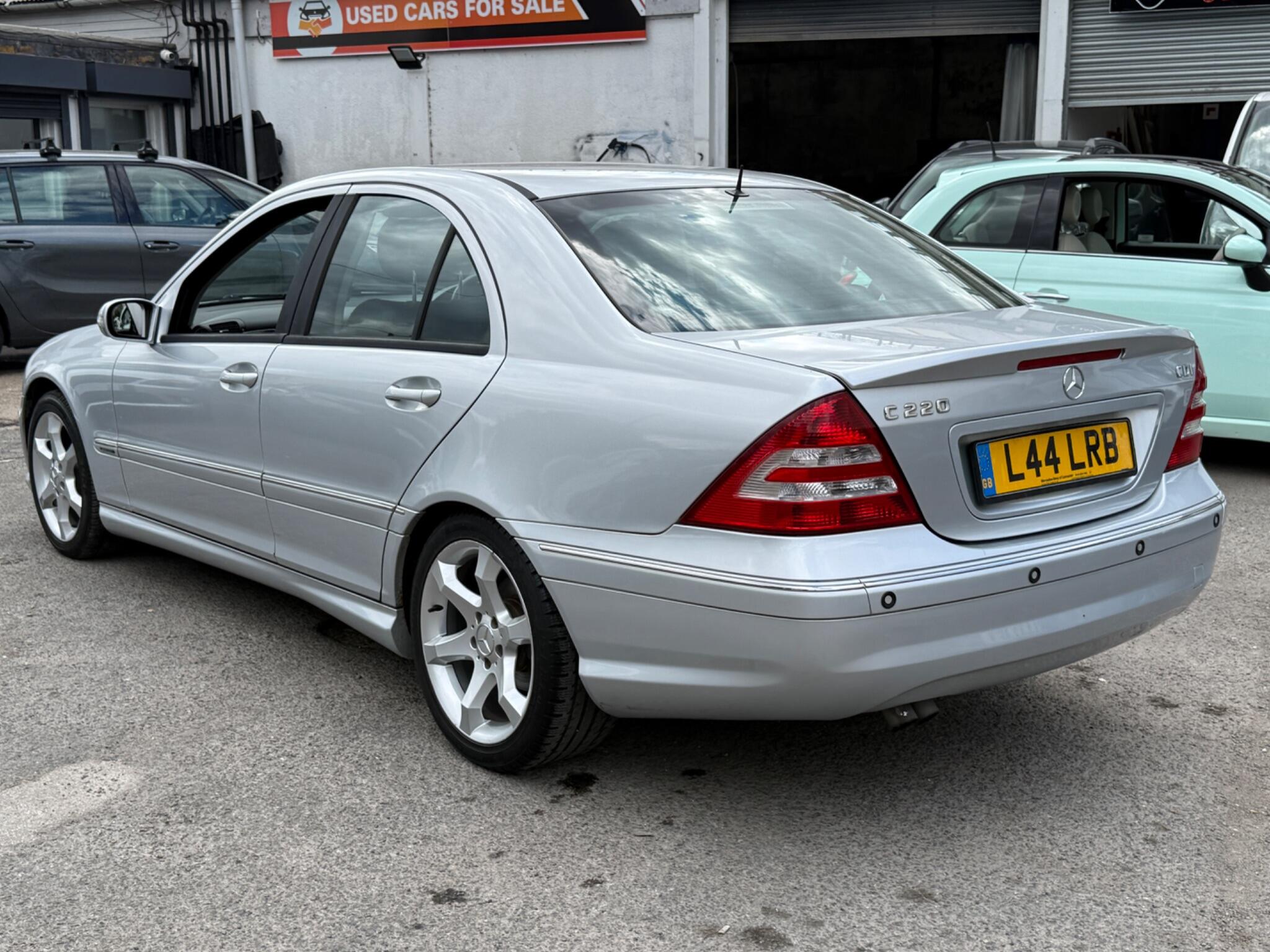 Mercedes-Benz C Class - Image 13