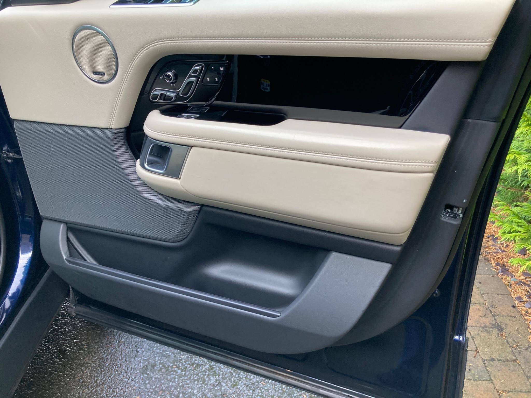 Land Rover Range Rover view 53