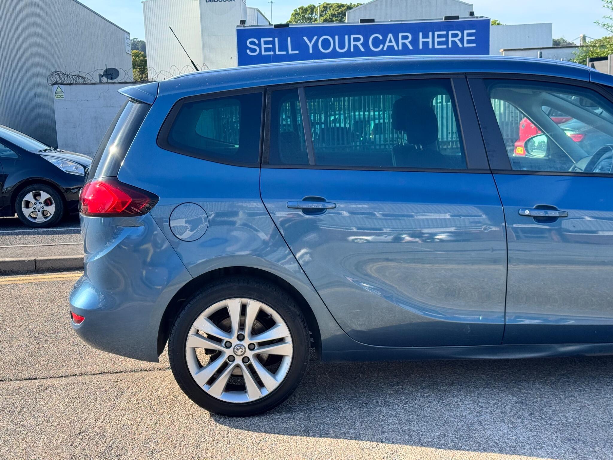 Vauxhall Zafira Tourer view 14