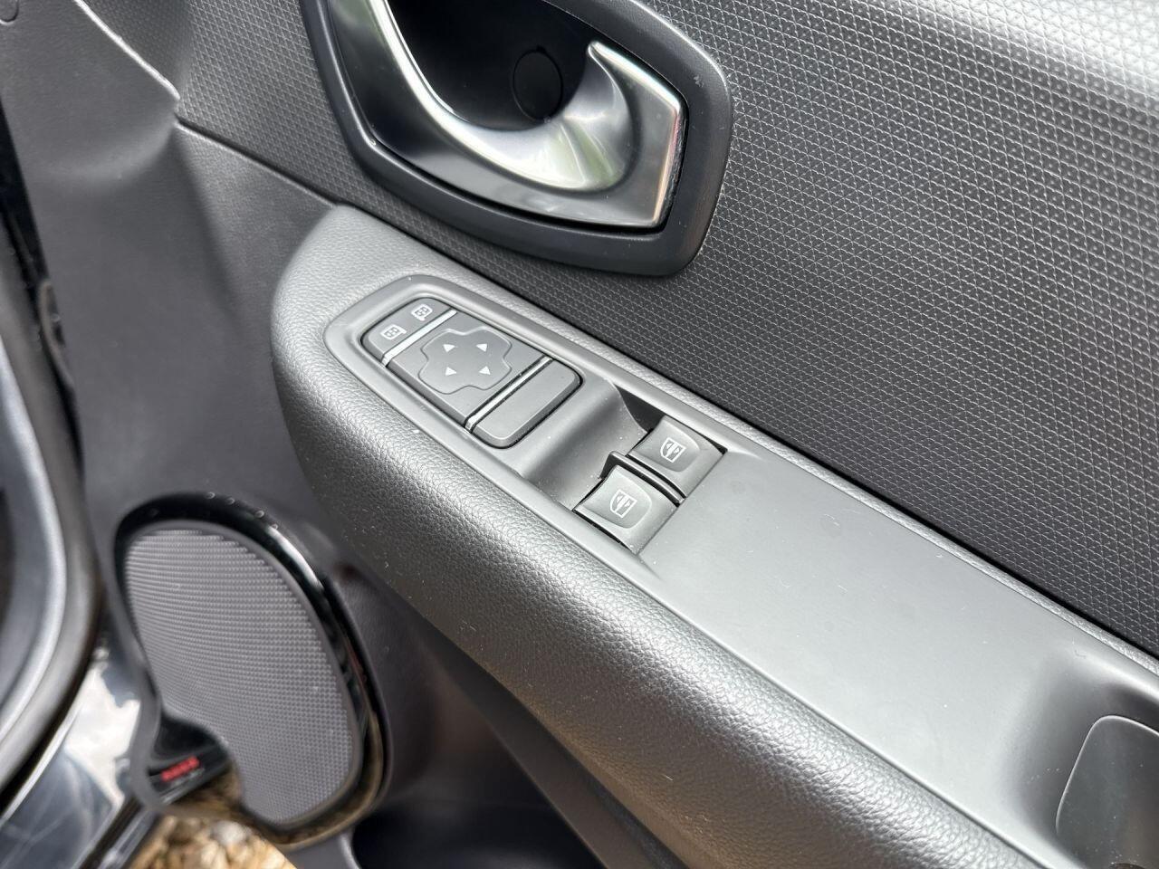 Renault Clio view 13