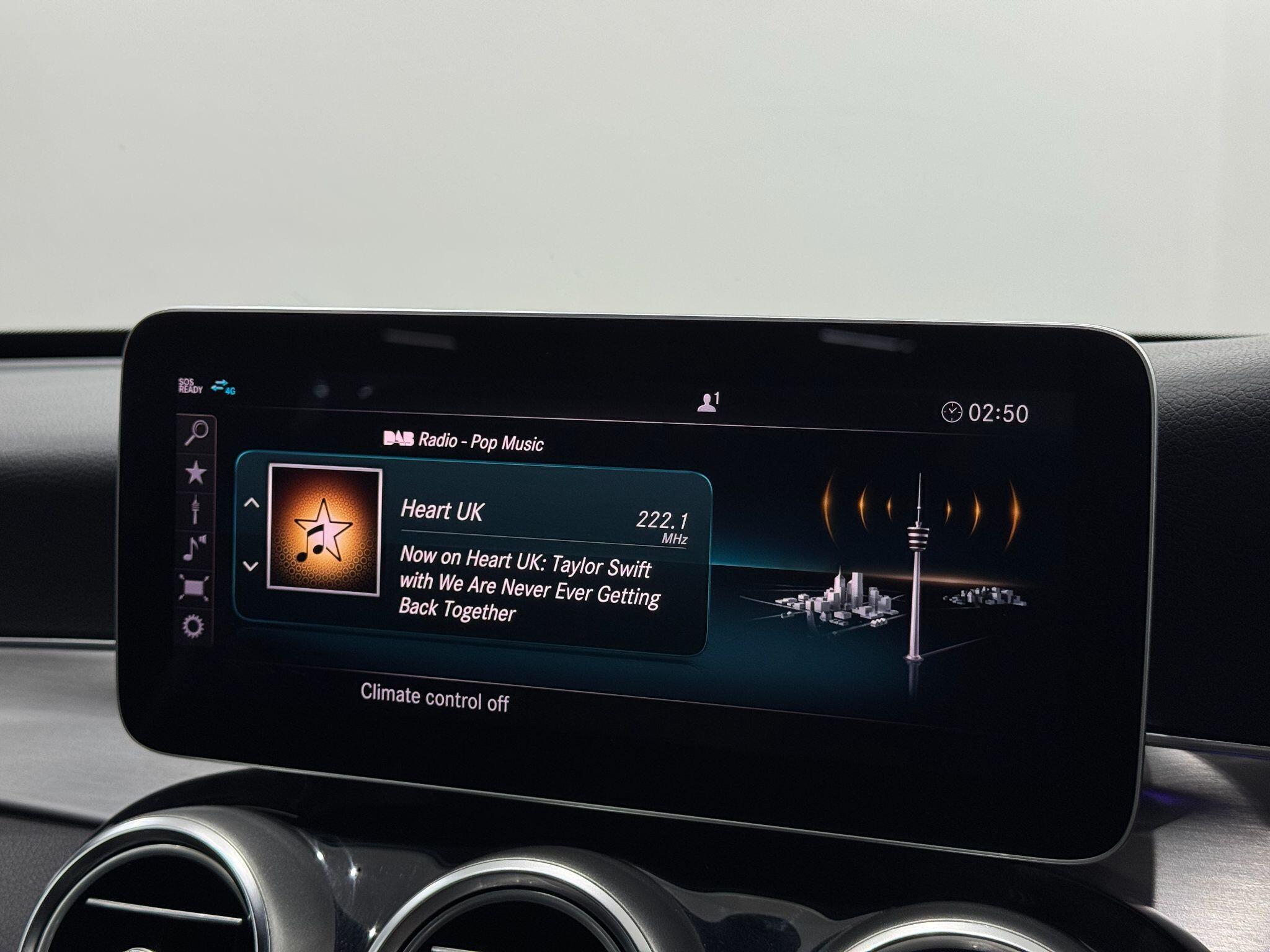 Mercedes-Benz C-Class view 34