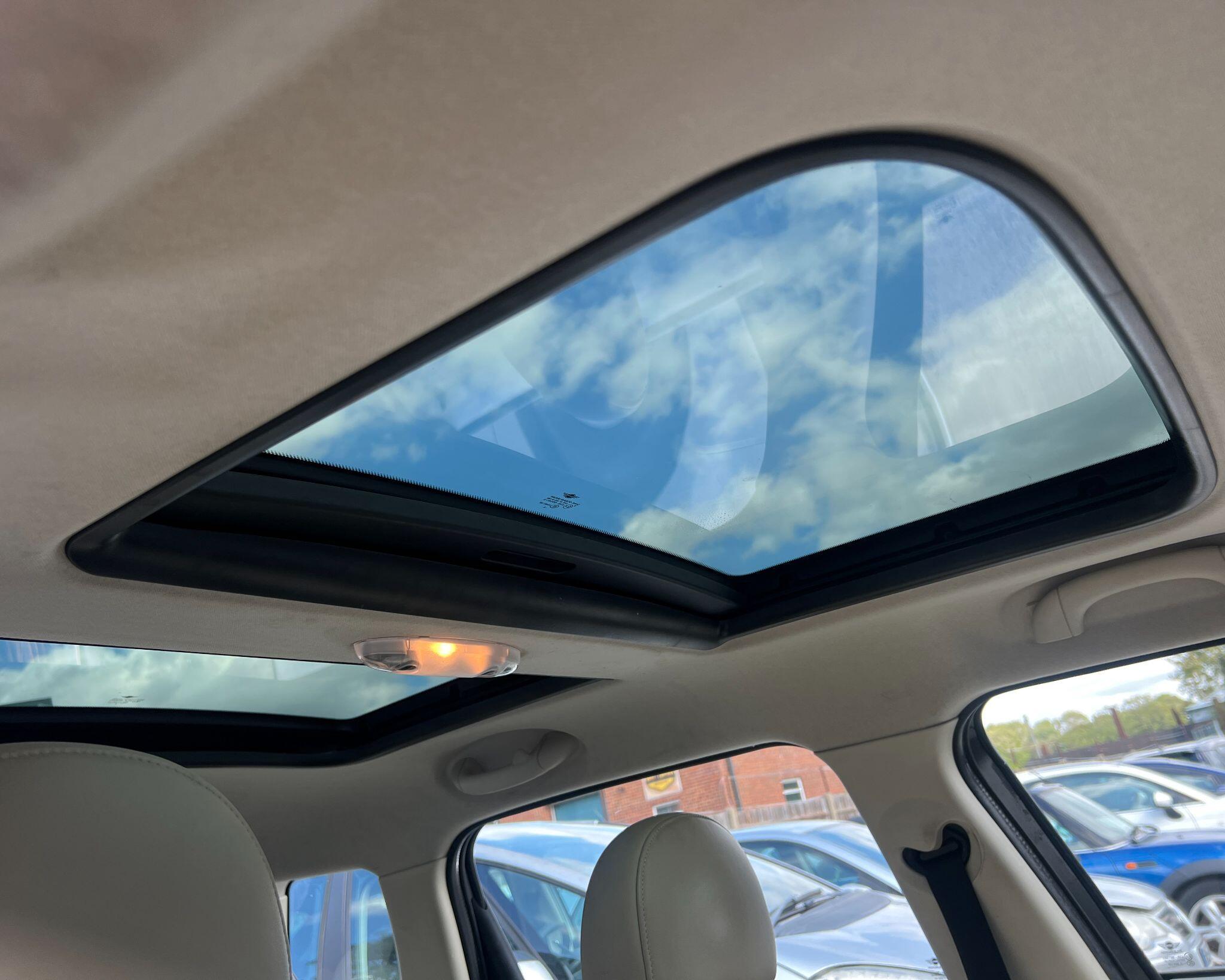Mini Countryman view 31