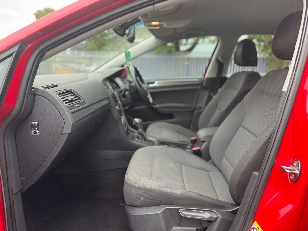 Volkswagen Golf view 12