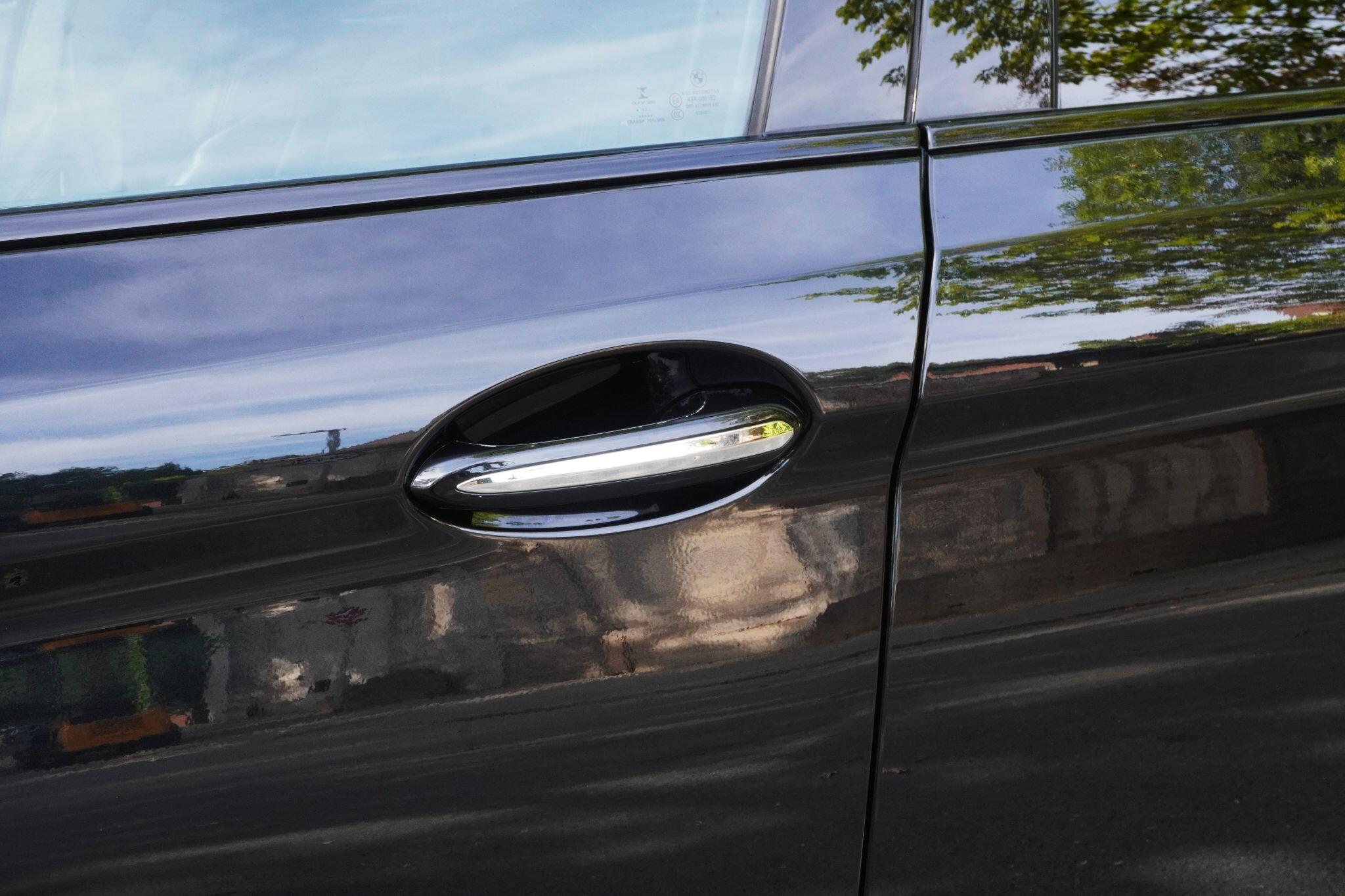 BMW 5 Series view 87
