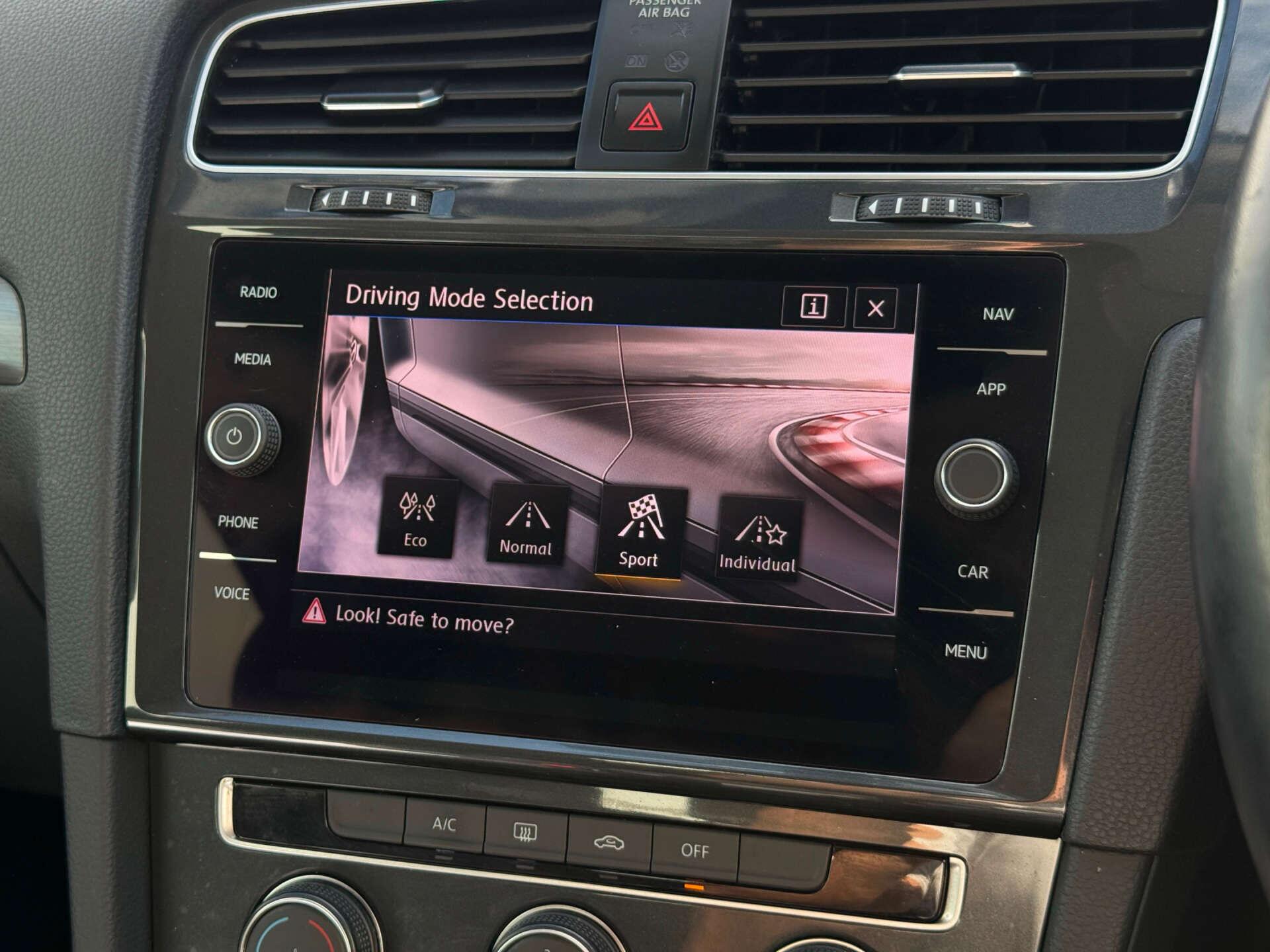 Volkswagen Golf view 75