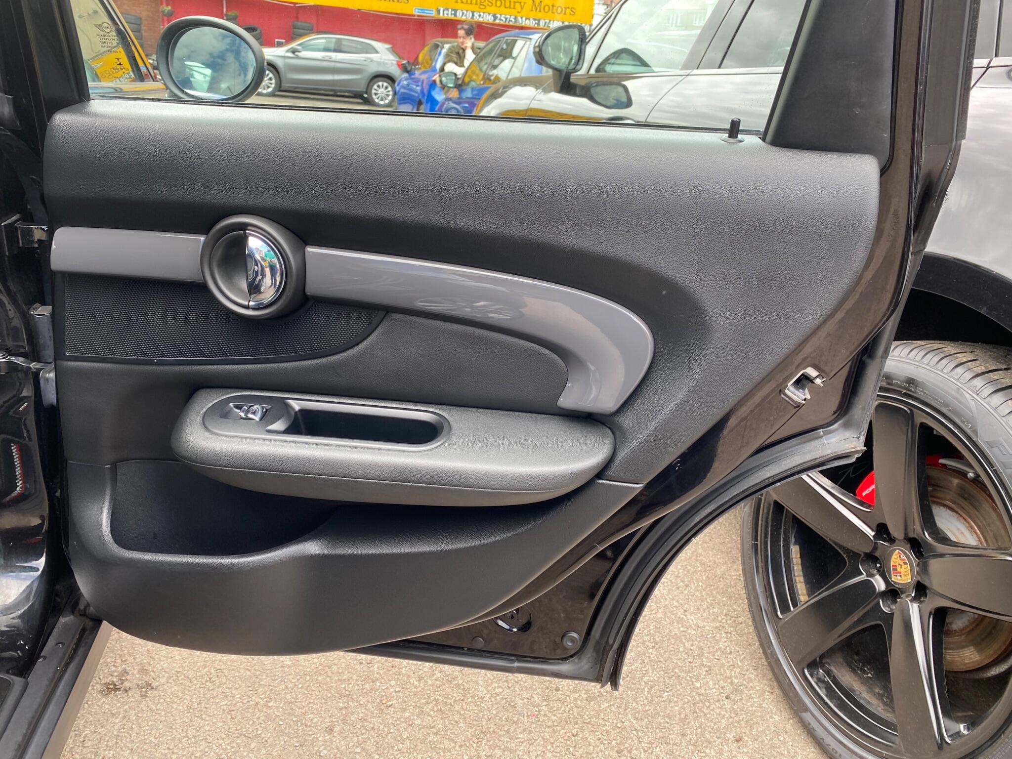 Mini Clubman view 27