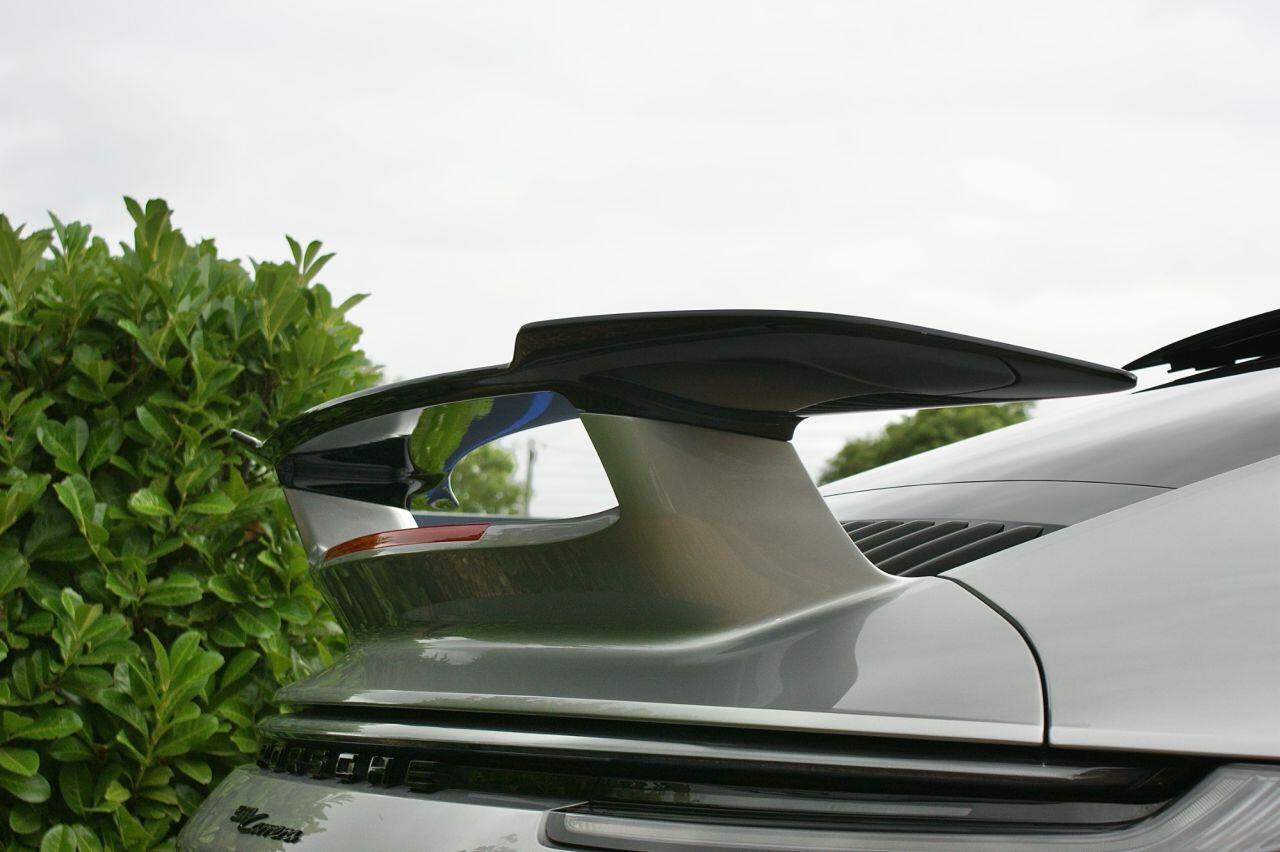 Porsche 911 view 22