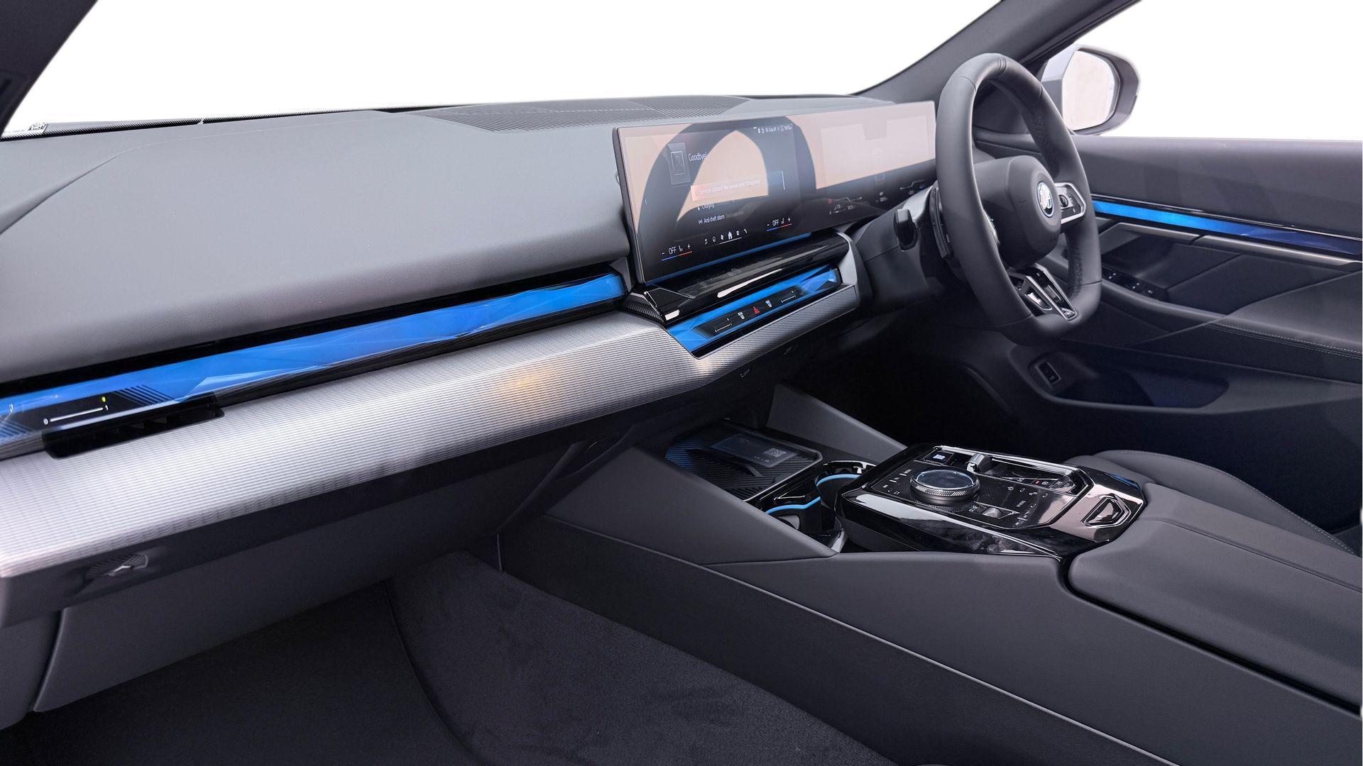 BMW 5 Series view 7