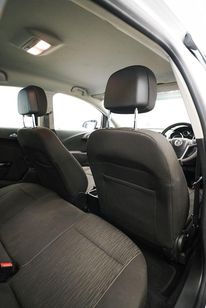 Vauxhall Astra view 14