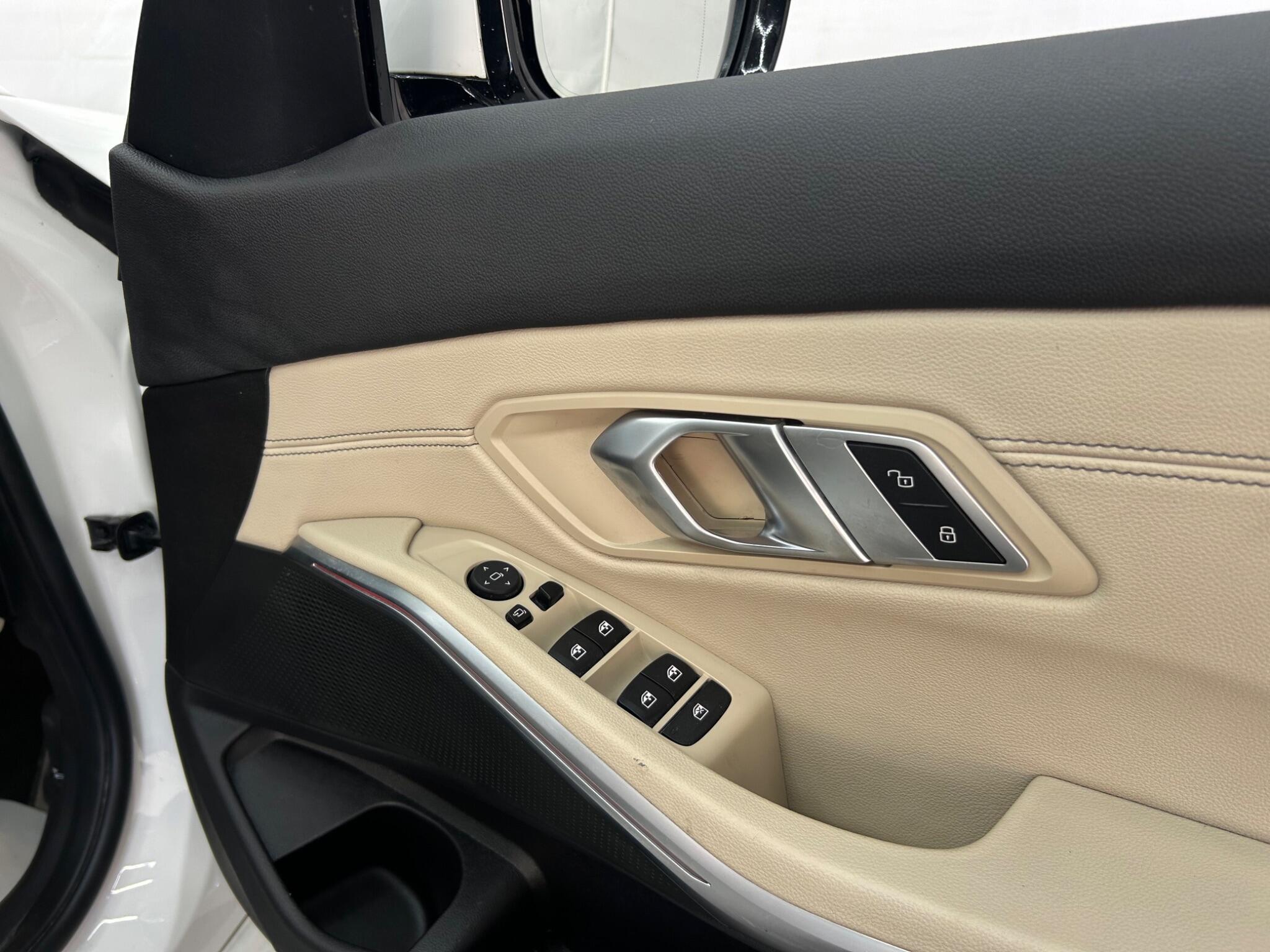 BMW 3 Series view 27