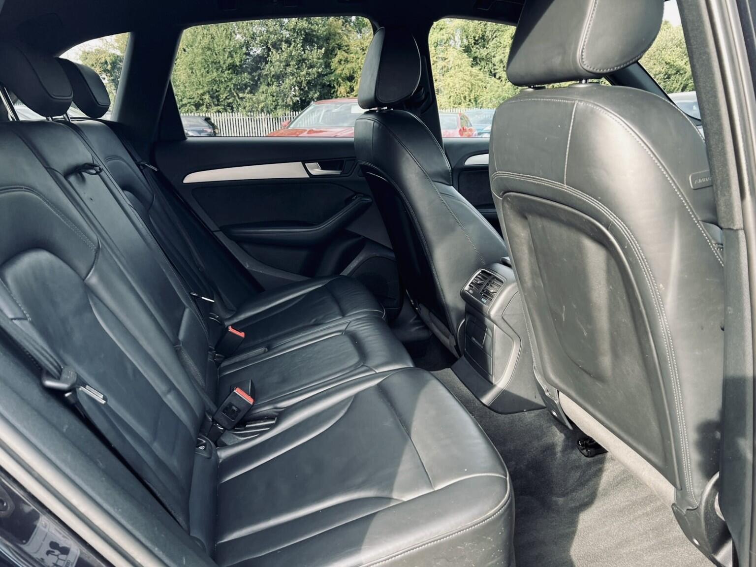 Audi Q5 view 32