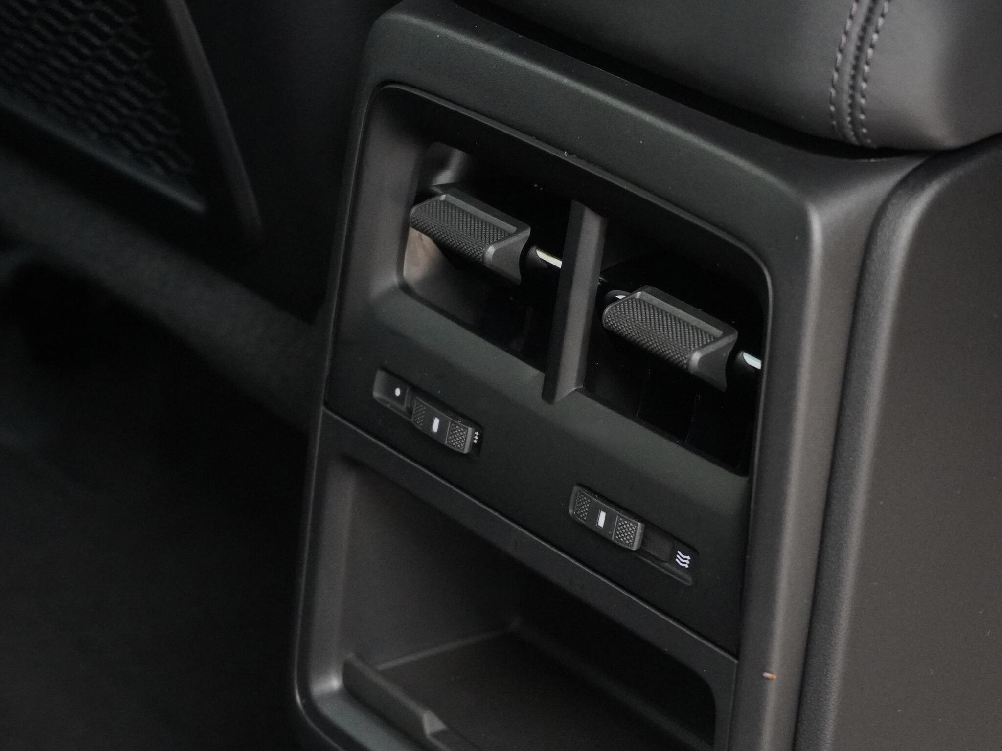 Porsche Macan view 23