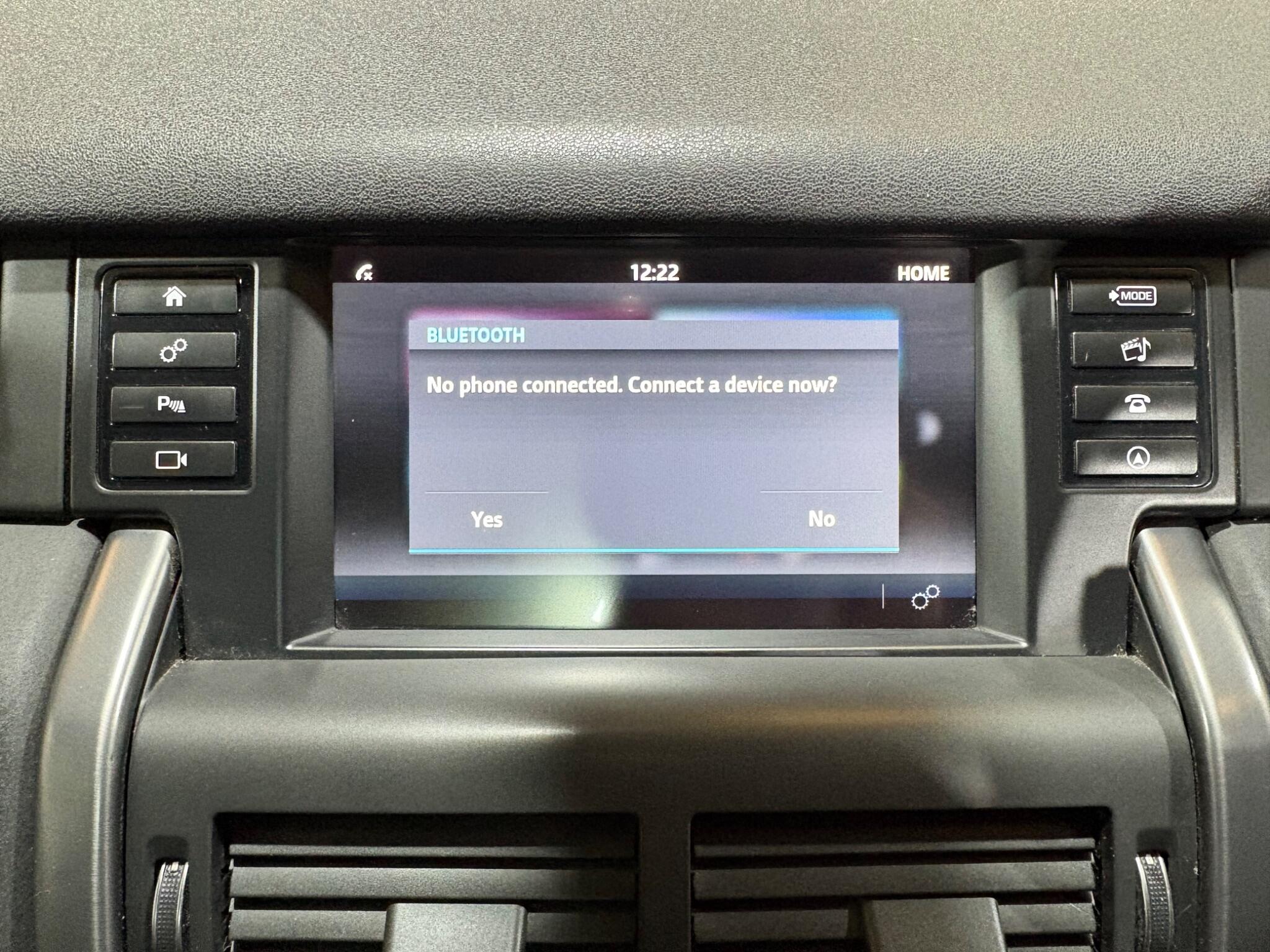 Land Rover Discovery Sport view 16