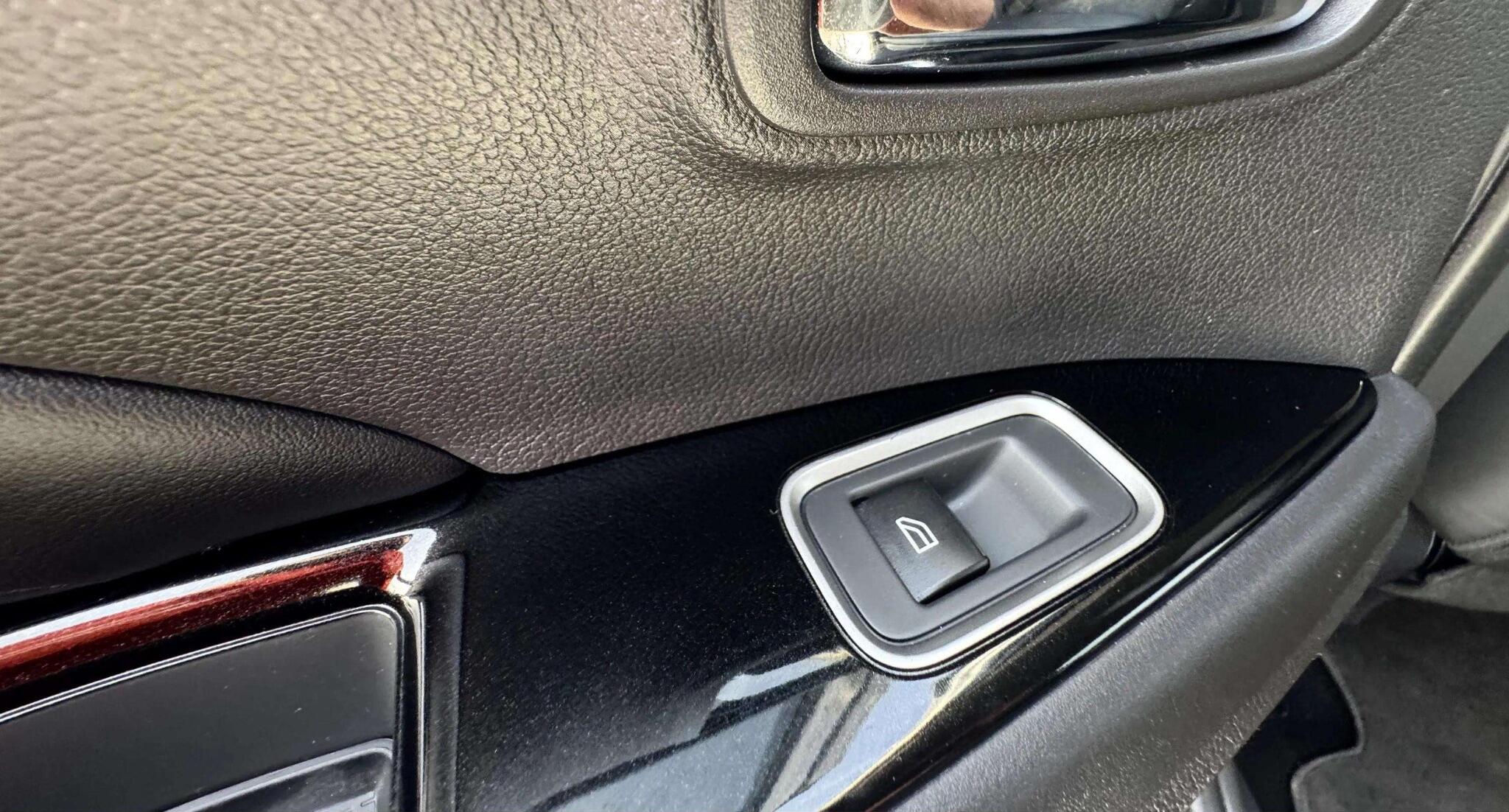 Mitsubishi Outlander view 55