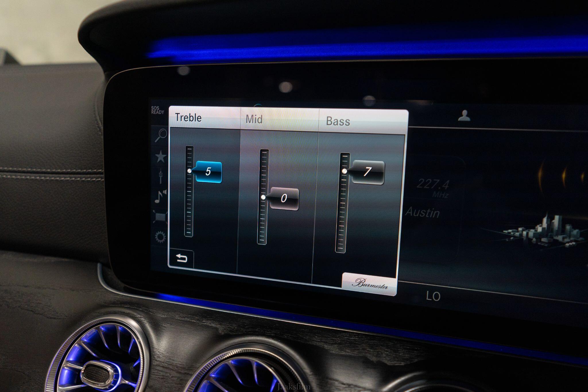 Mercedes-Benz E-Class view 27