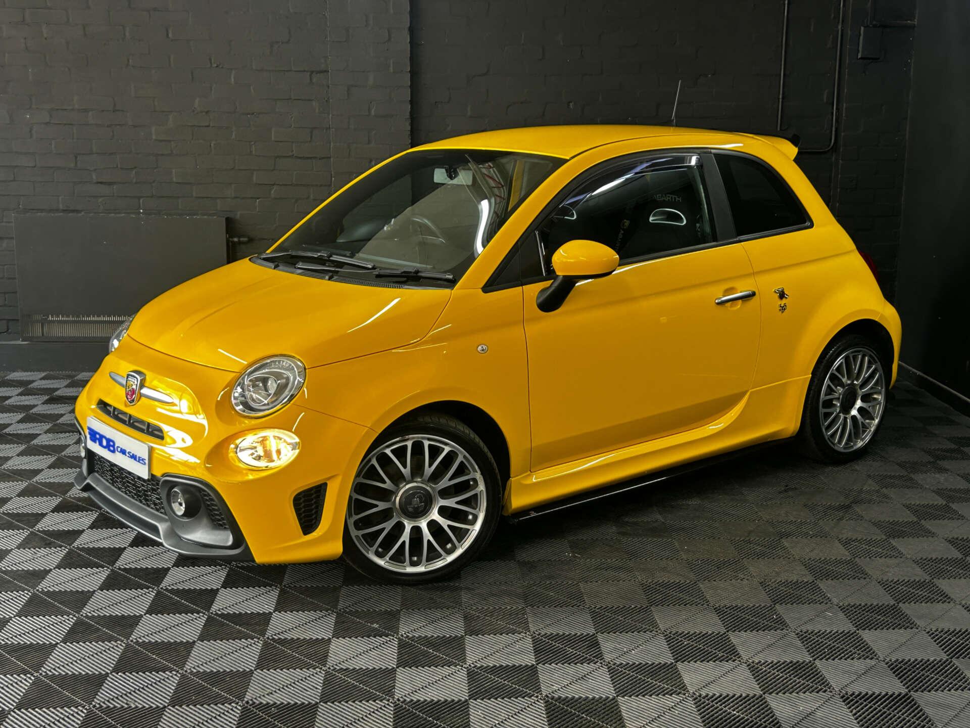 Abarth 595 view 3
