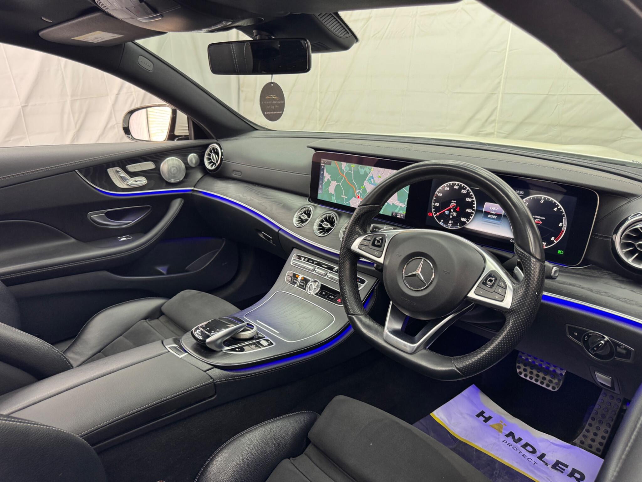 Mercedes-Benz E Class view 23