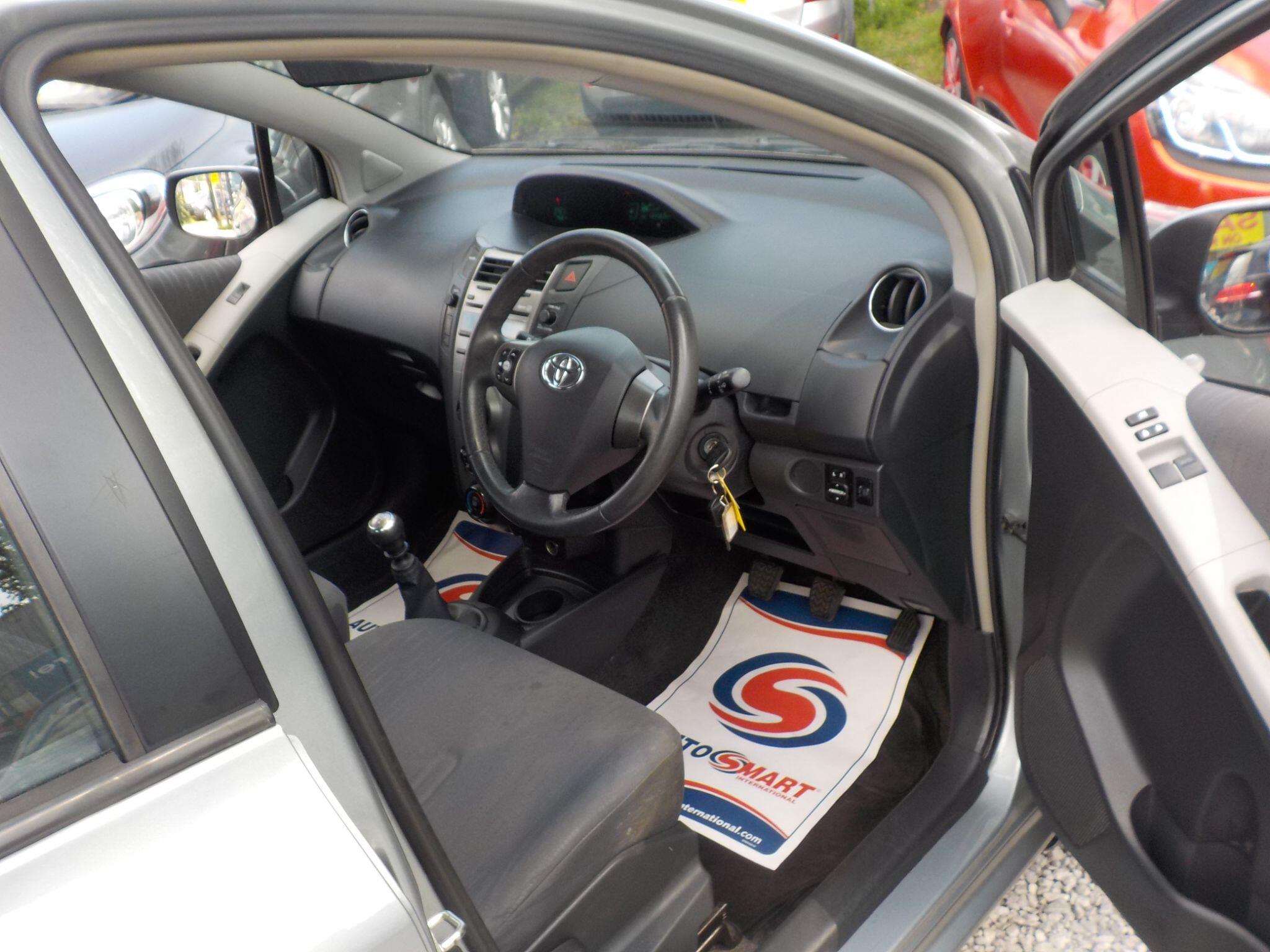 Toyota Yaris 1.33 Dual VVT-i TR Euro 4 (s/s) 5dr