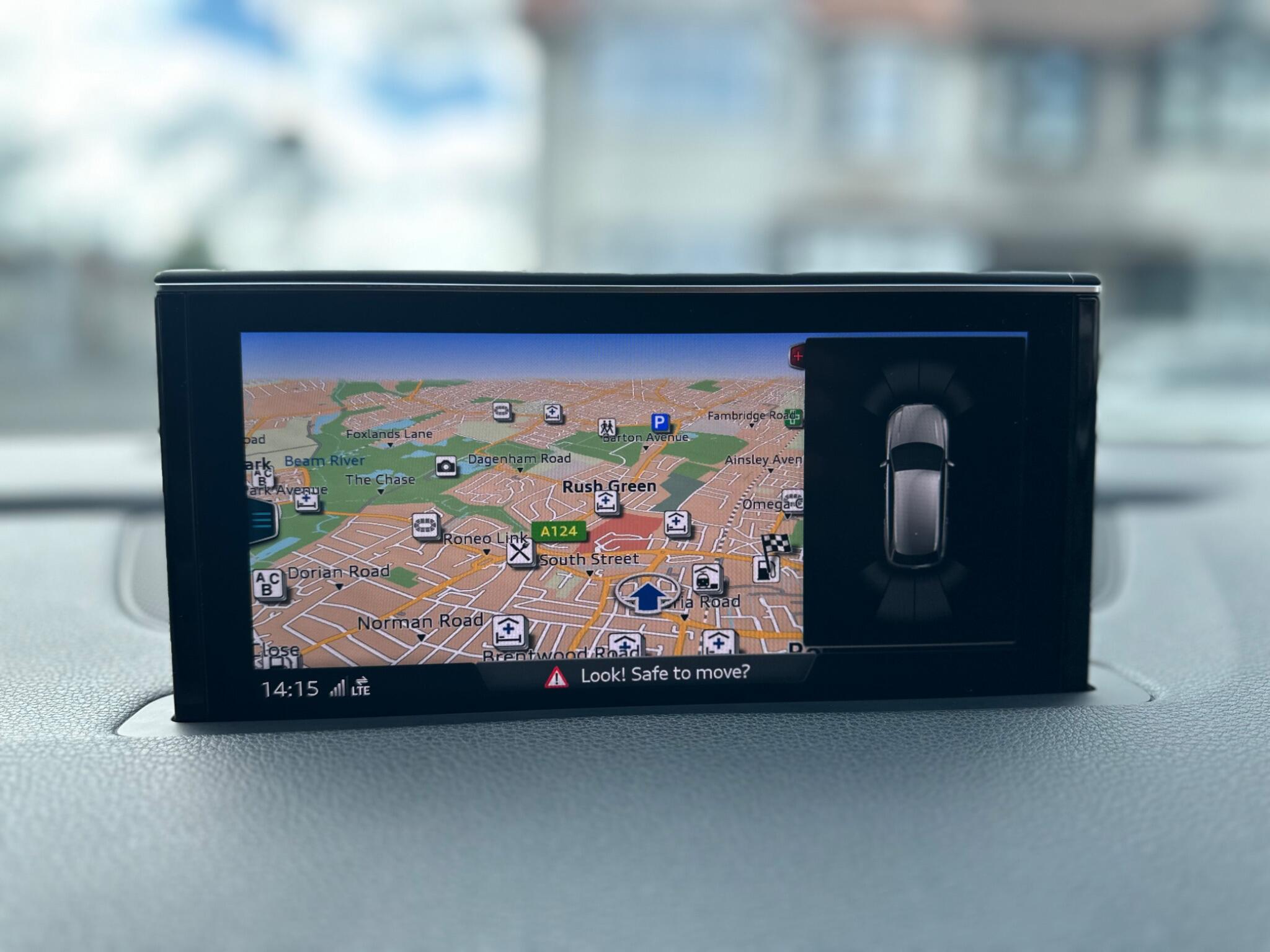 Audi Q7 view 28