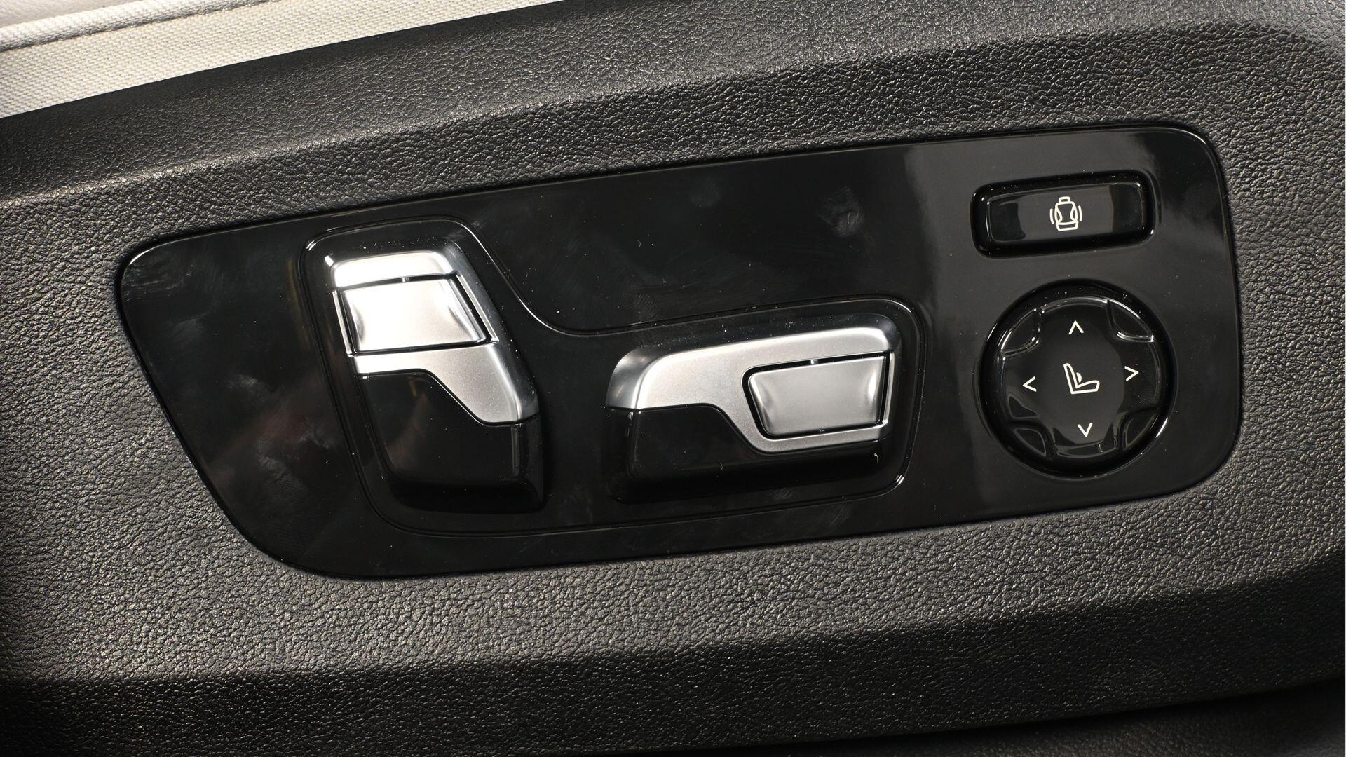 BMW XM view 25