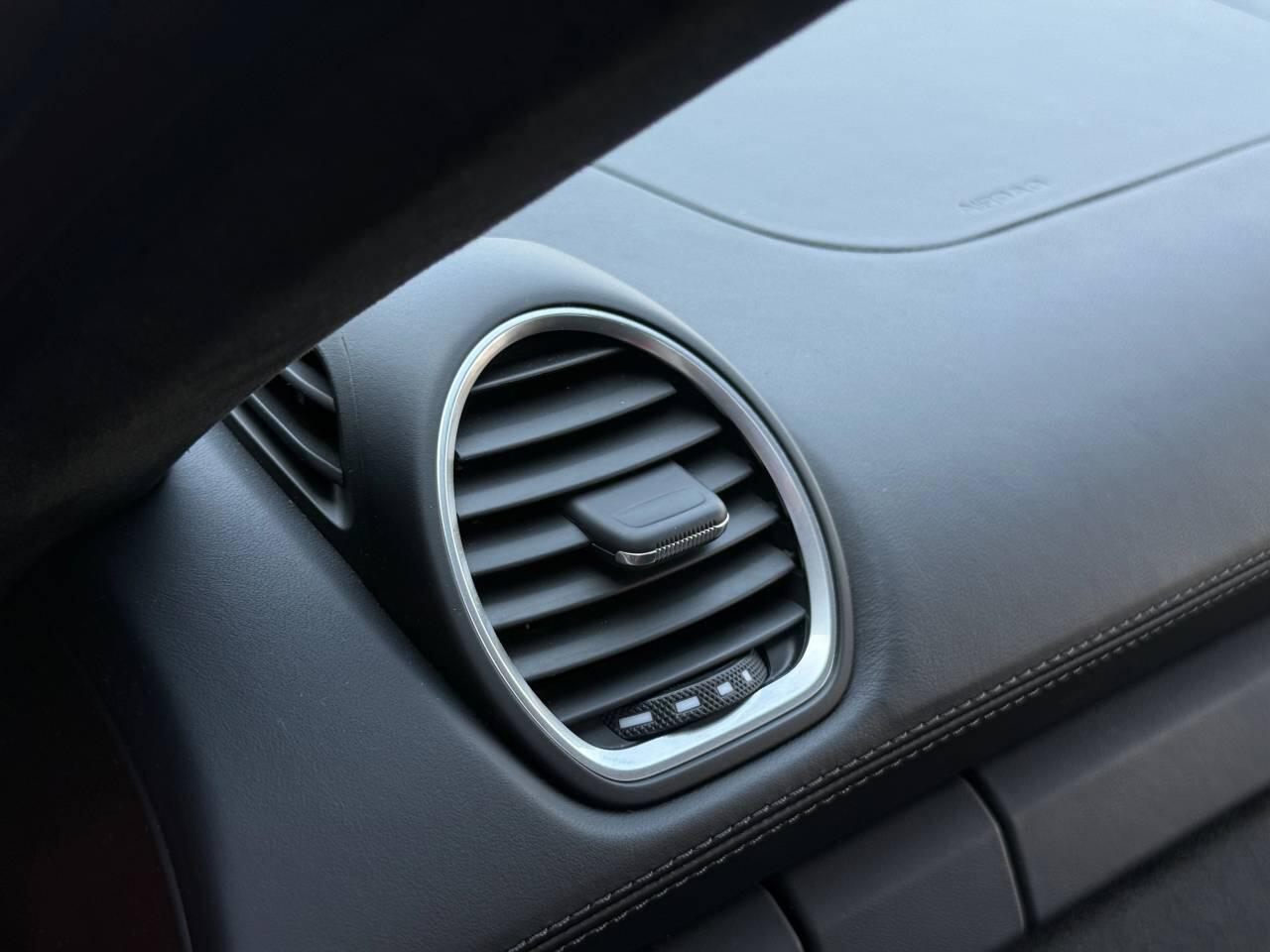 Porsche Cayman view 38