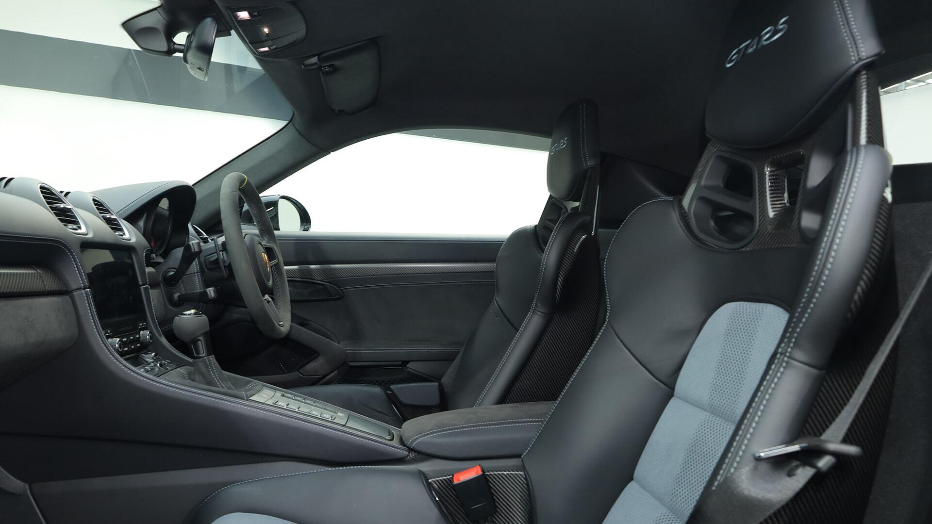 Porsche Cayman view 25