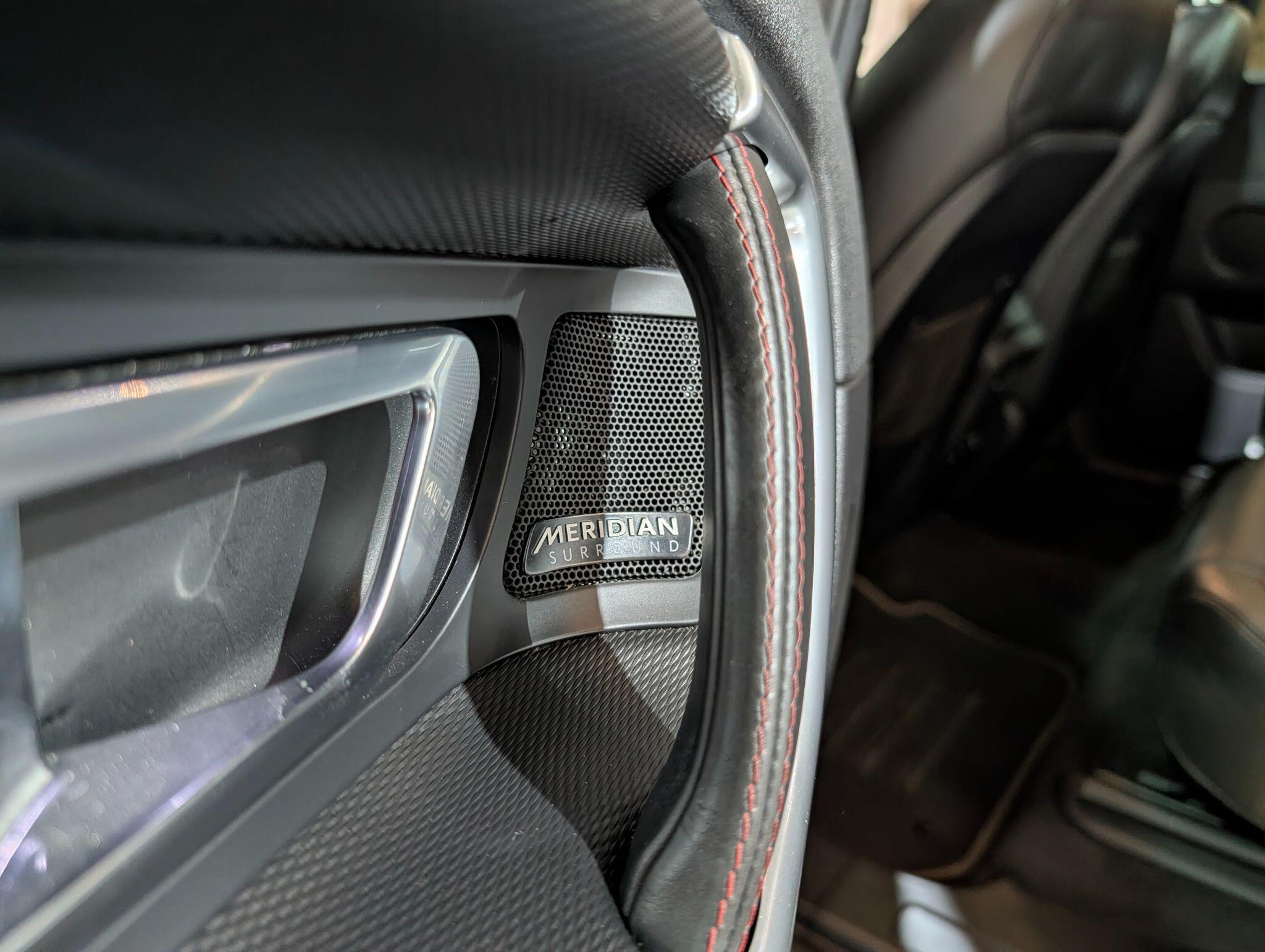 Land Rover Discovery Sport view 39