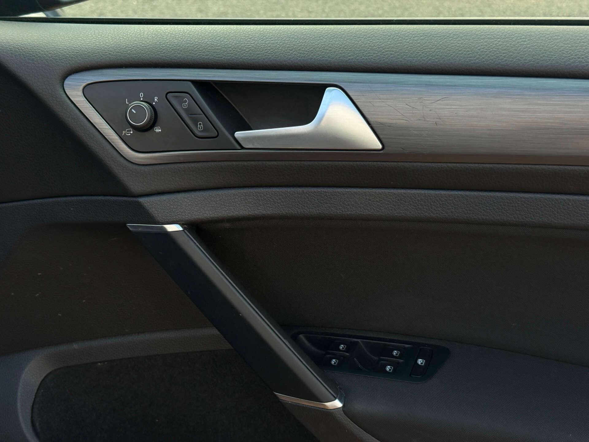 Volkswagen Golf view 22
