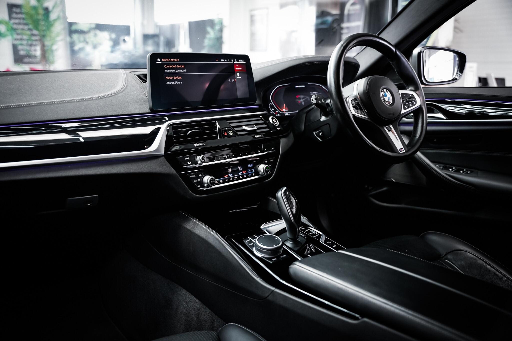 BMW 5 Series view 23