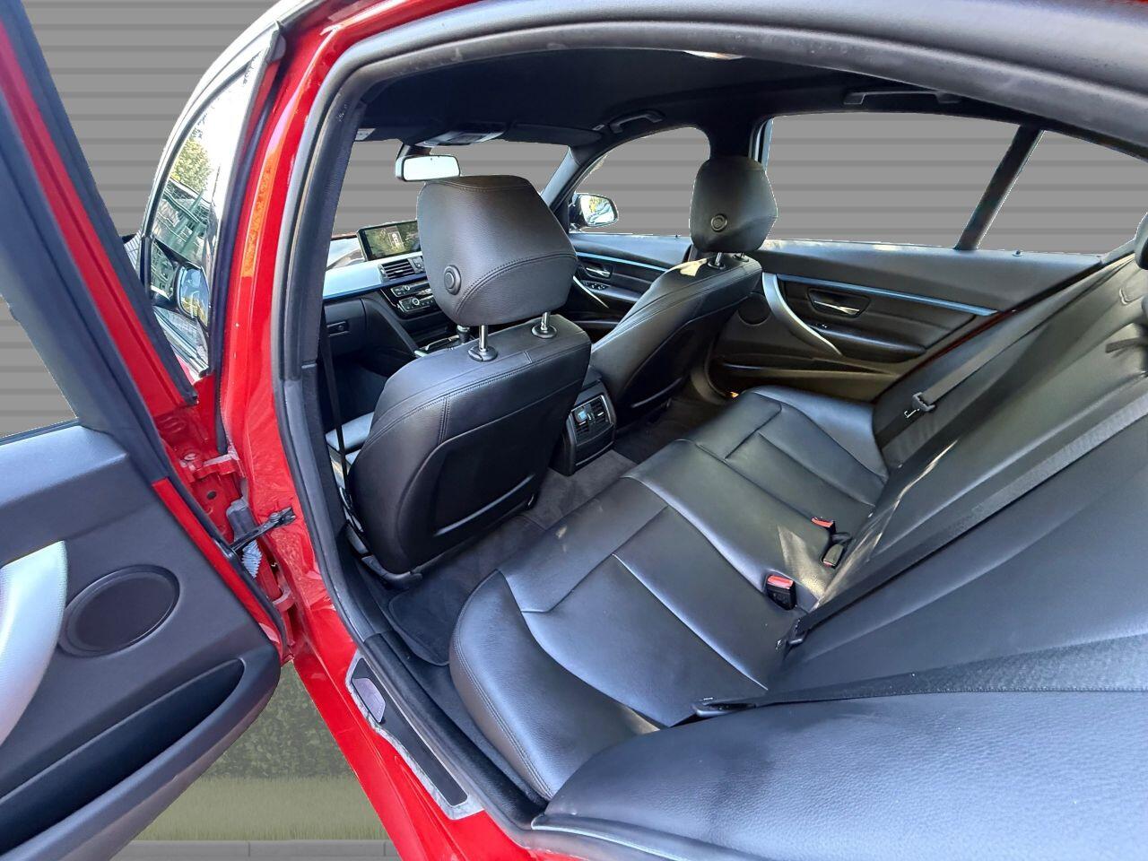 BMW 3 Series view 23