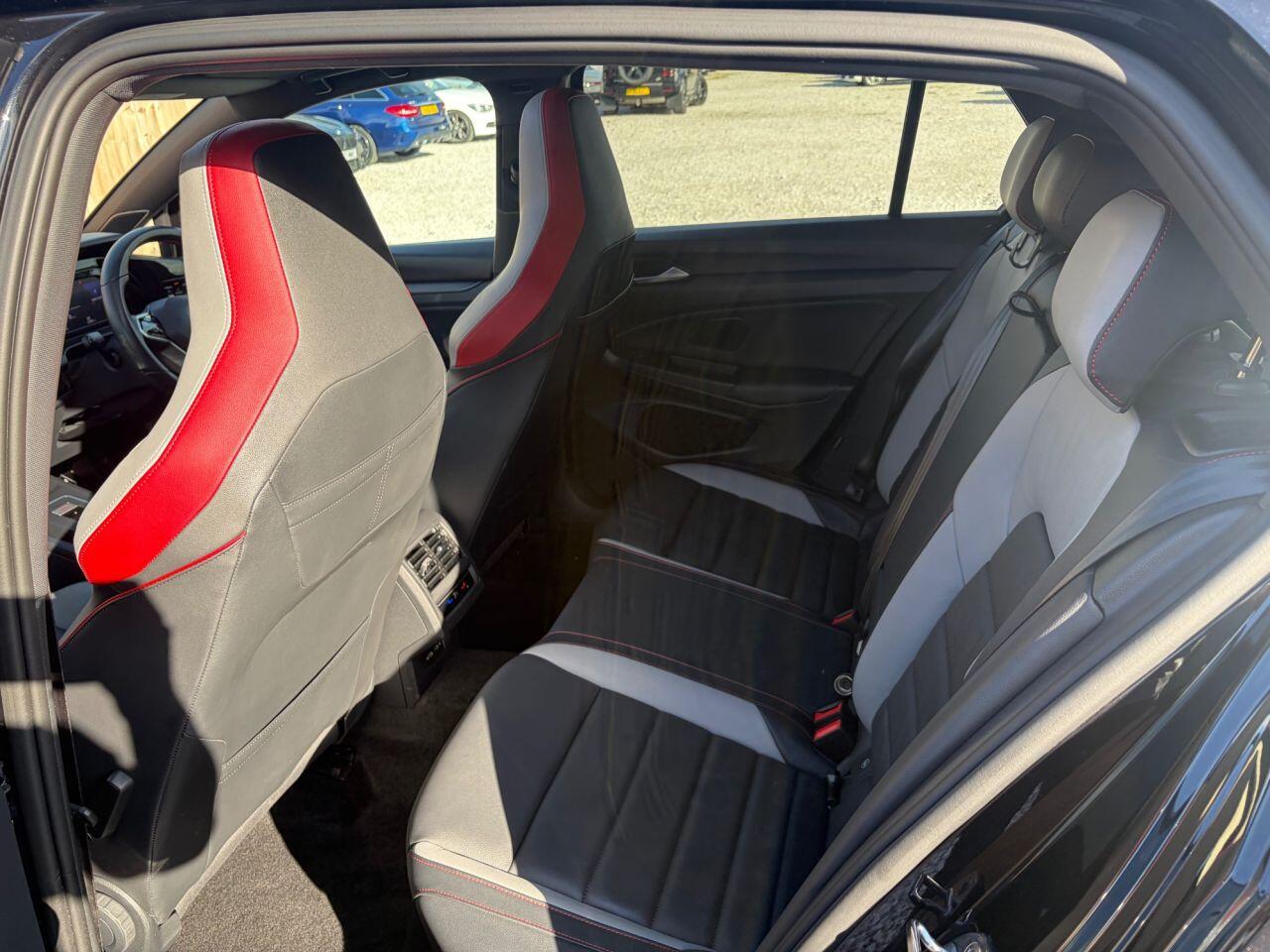 Volkswagen Golf view 19