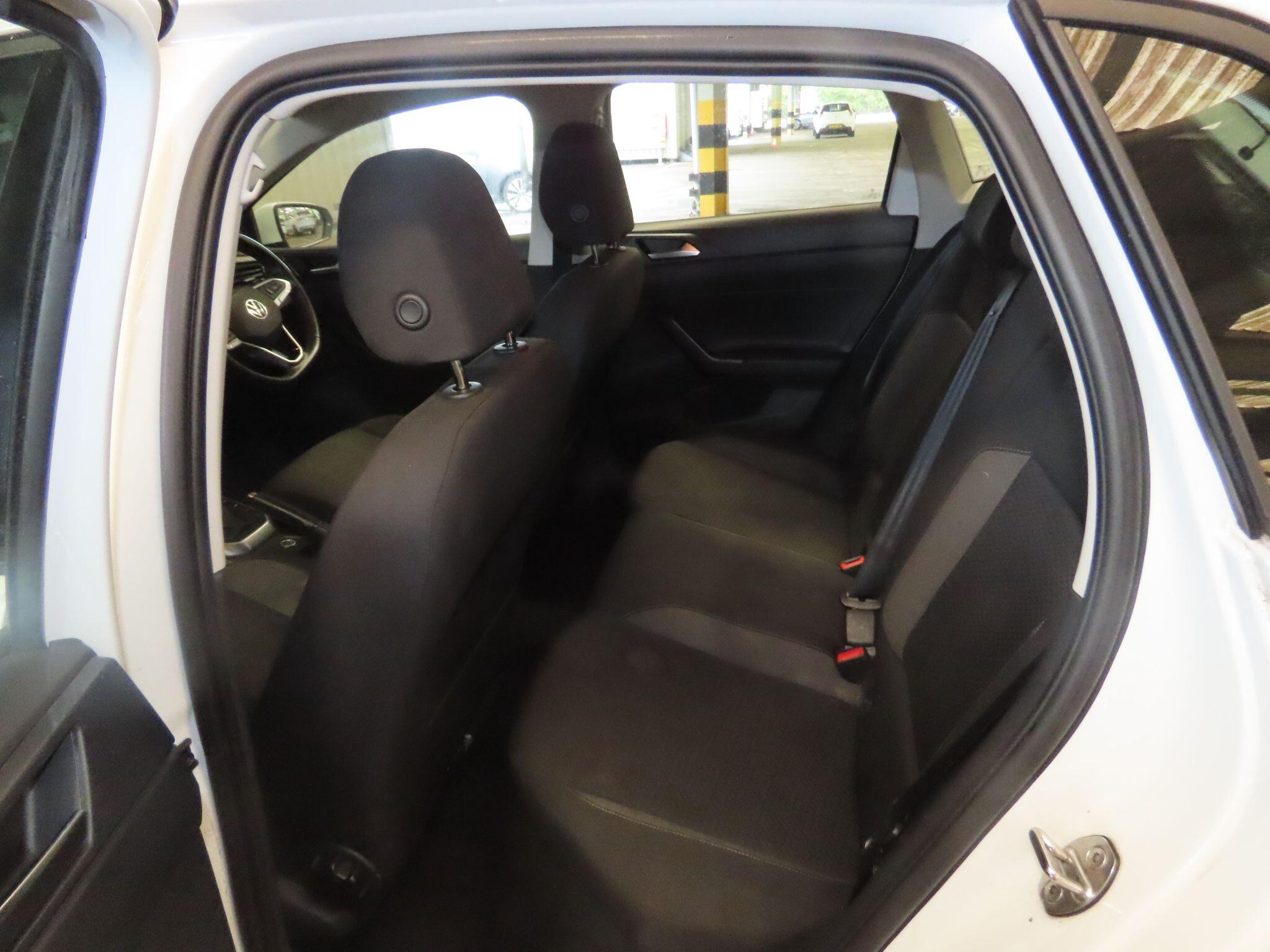Volkswagen Polo view 7