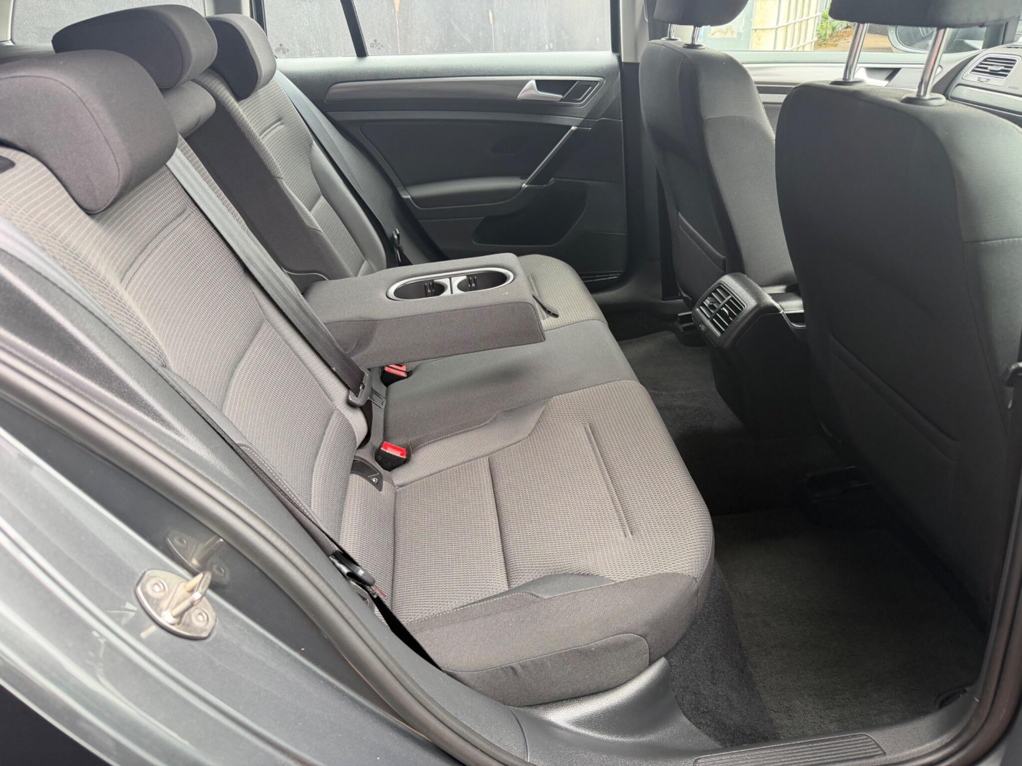 Volkswagen Golf view 12